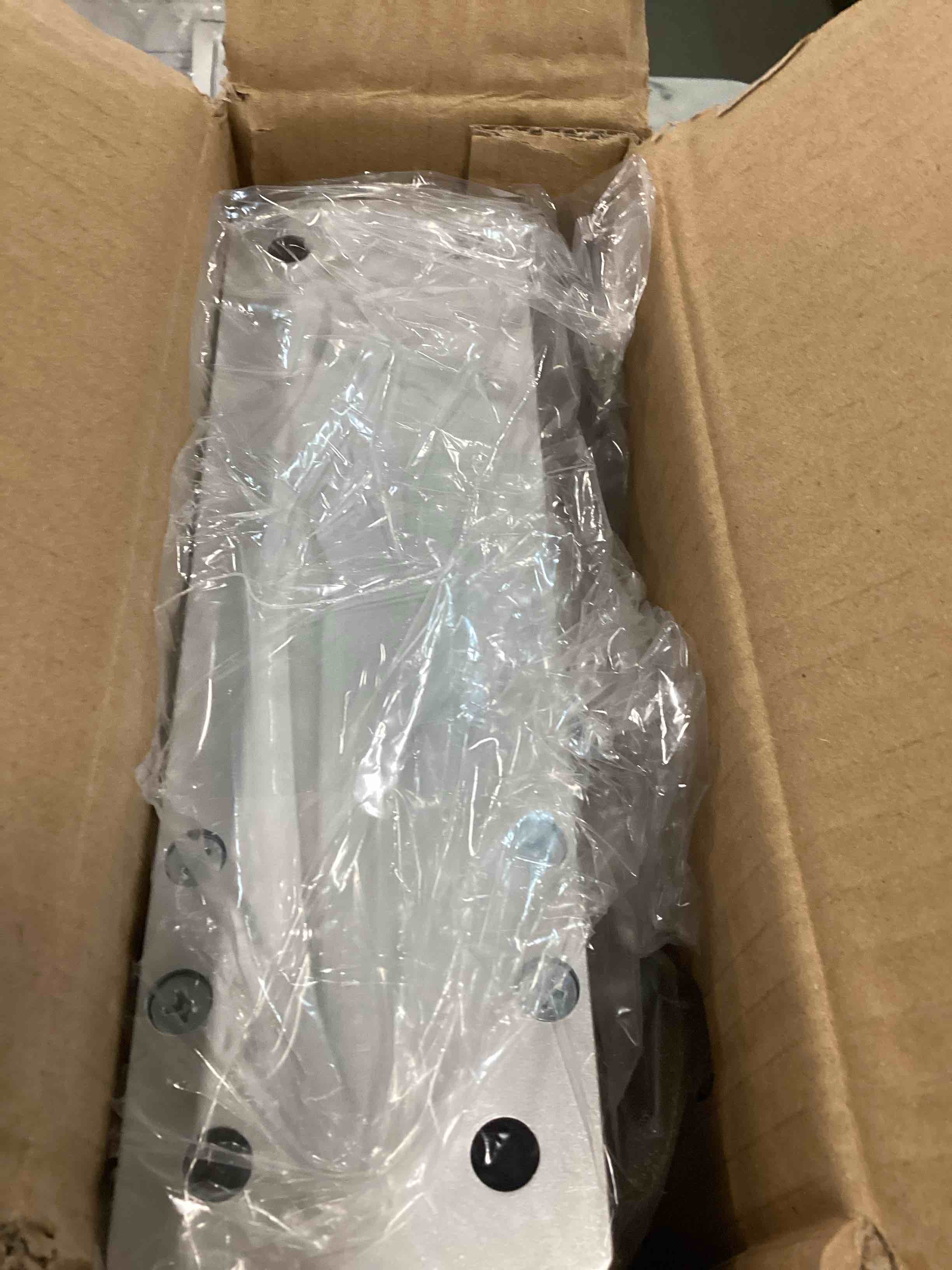 https://s3.amazonaws.com/lotting-images-prod/bidfta/TEA3505057_1750942992419.jpeg