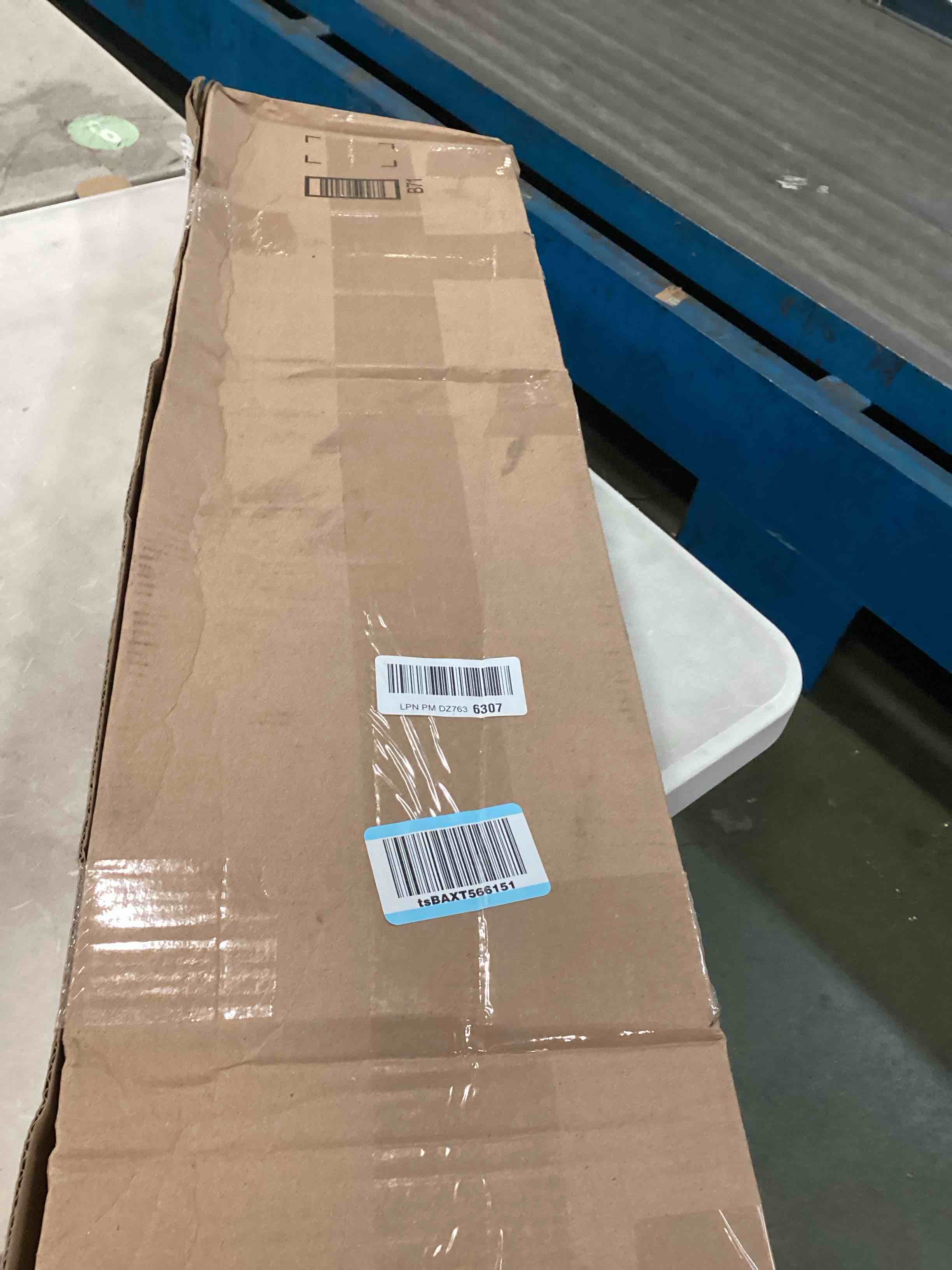 https://s3.amazonaws.com/lotting-images-prod/bidfta/TEA3506002_1751486708373.jpeg