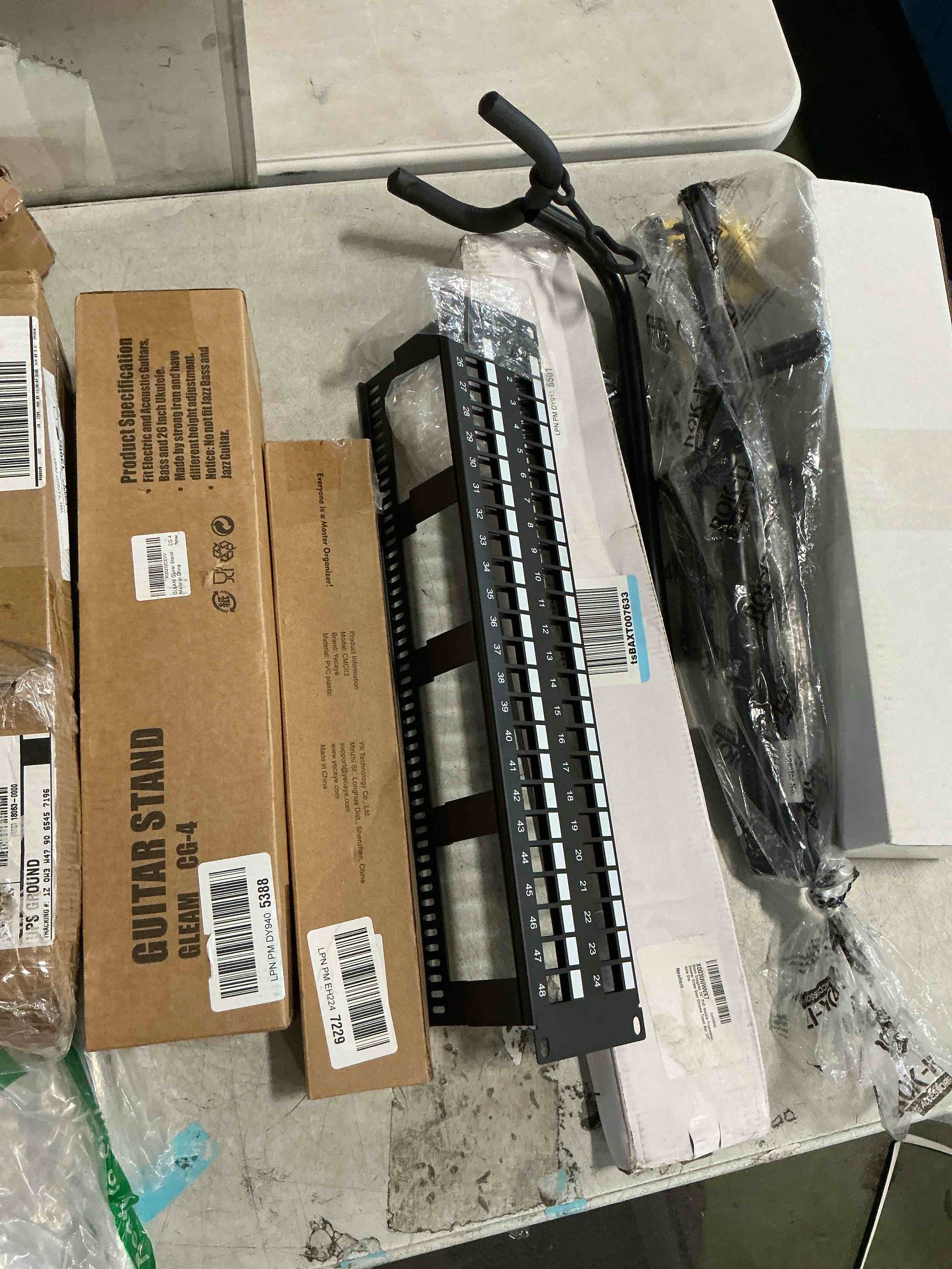 https://s3.amazonaws.com/lotting-images-prod/bidfta/TEA3511402_1752675651614.jpeg