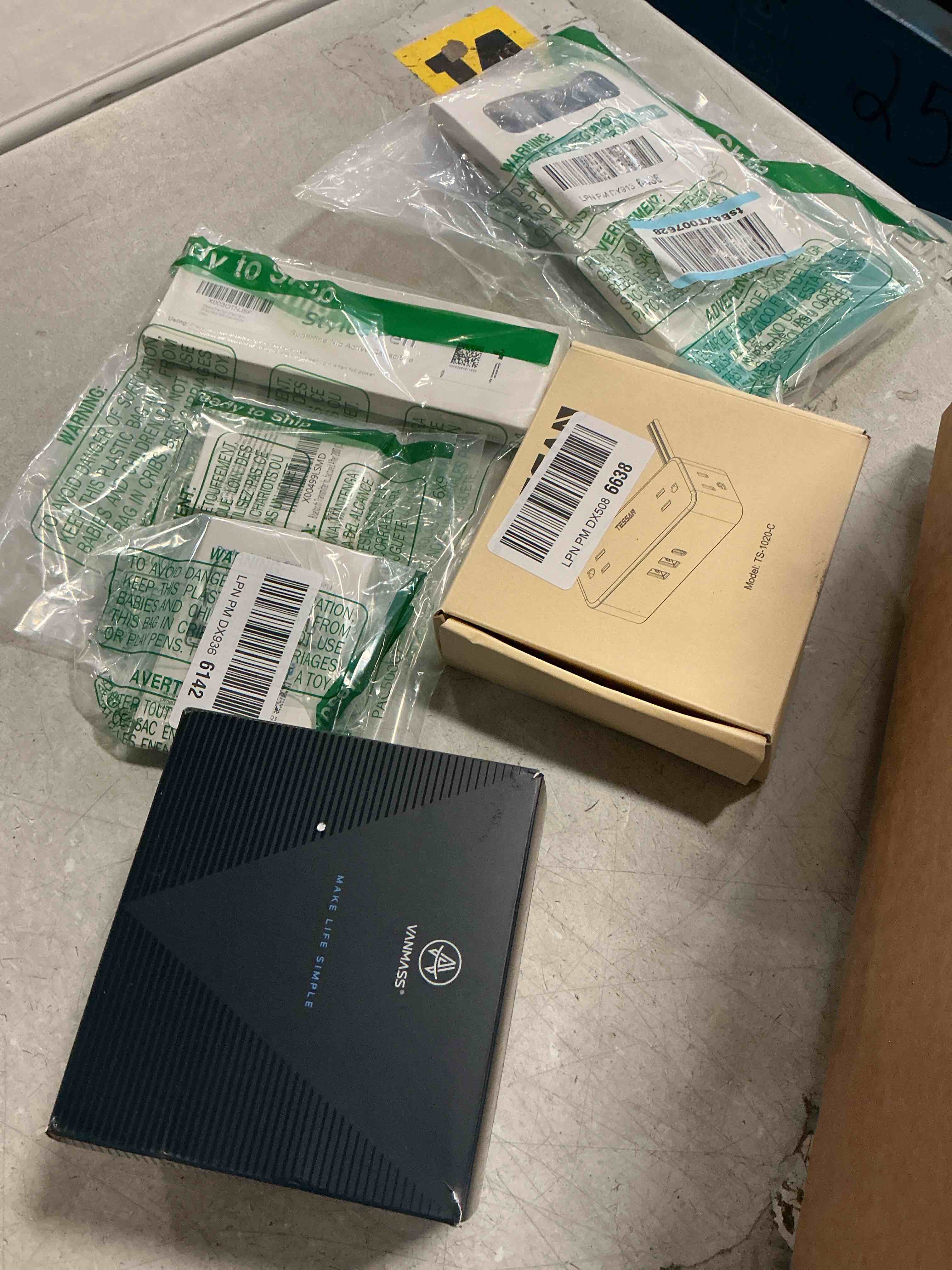 https://s3.amazonaws.com/lotting-images-prod/bidfta/TEA3511430_1752682879457.jpeg