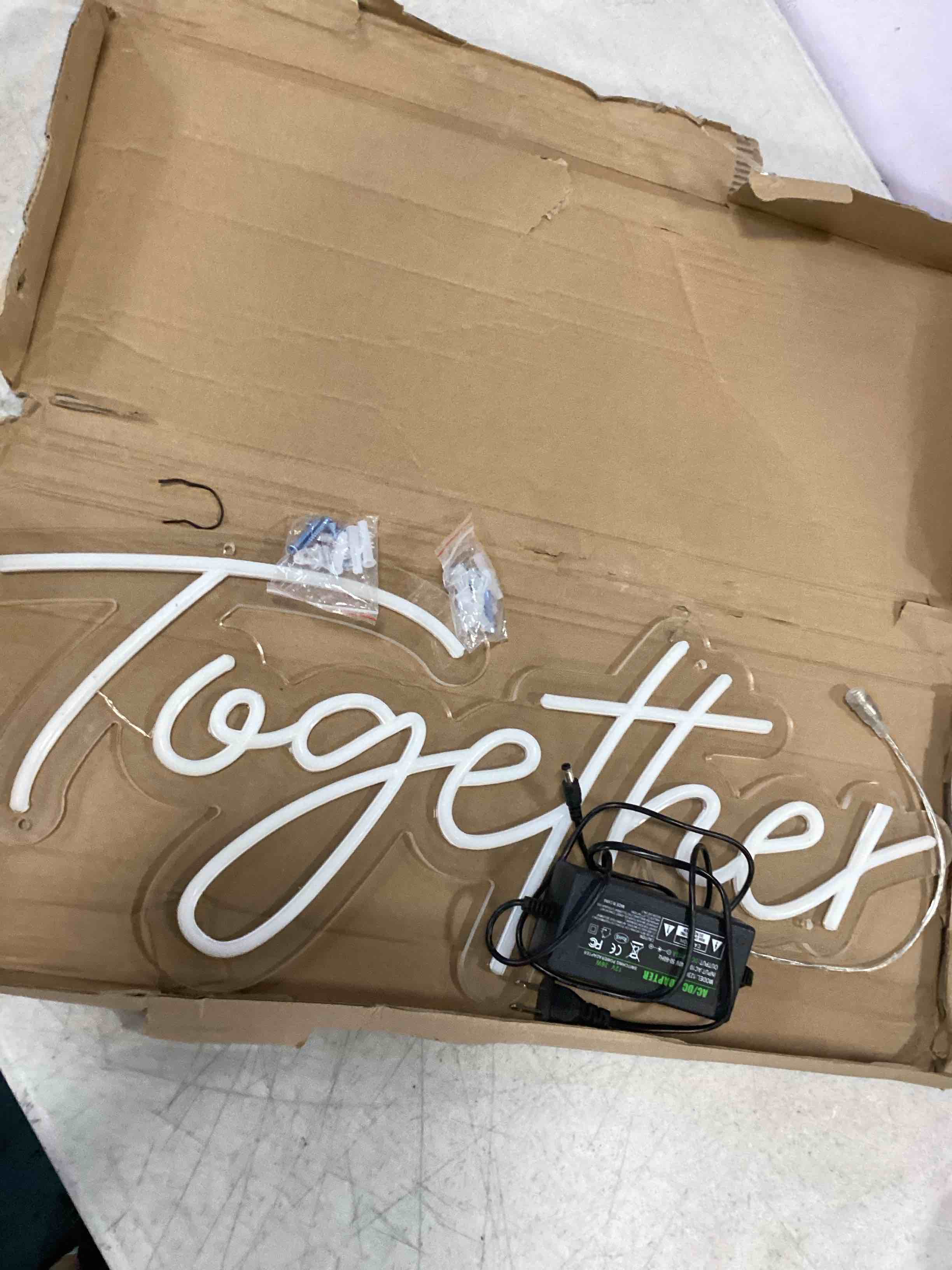 https://s3.amazonaws.com/lotting-images-prod/bidfta/TEA3517569_1750261867630.jpeg