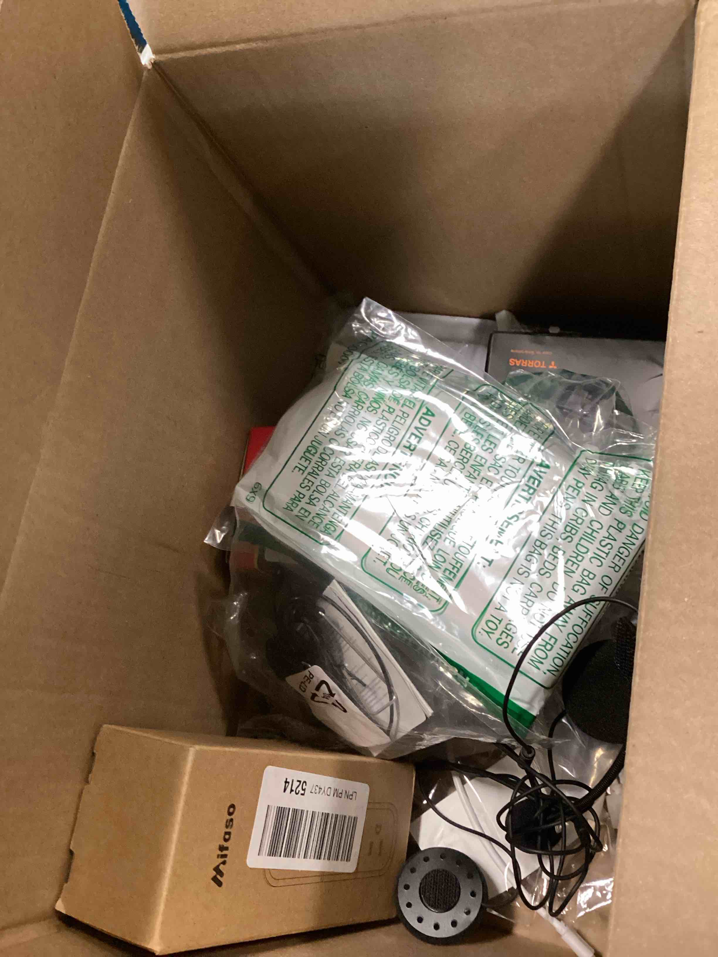 https://s3.amazonaws.com/lotting-images-prod/bidfta/TEA3518117_1750450070535.jpeg