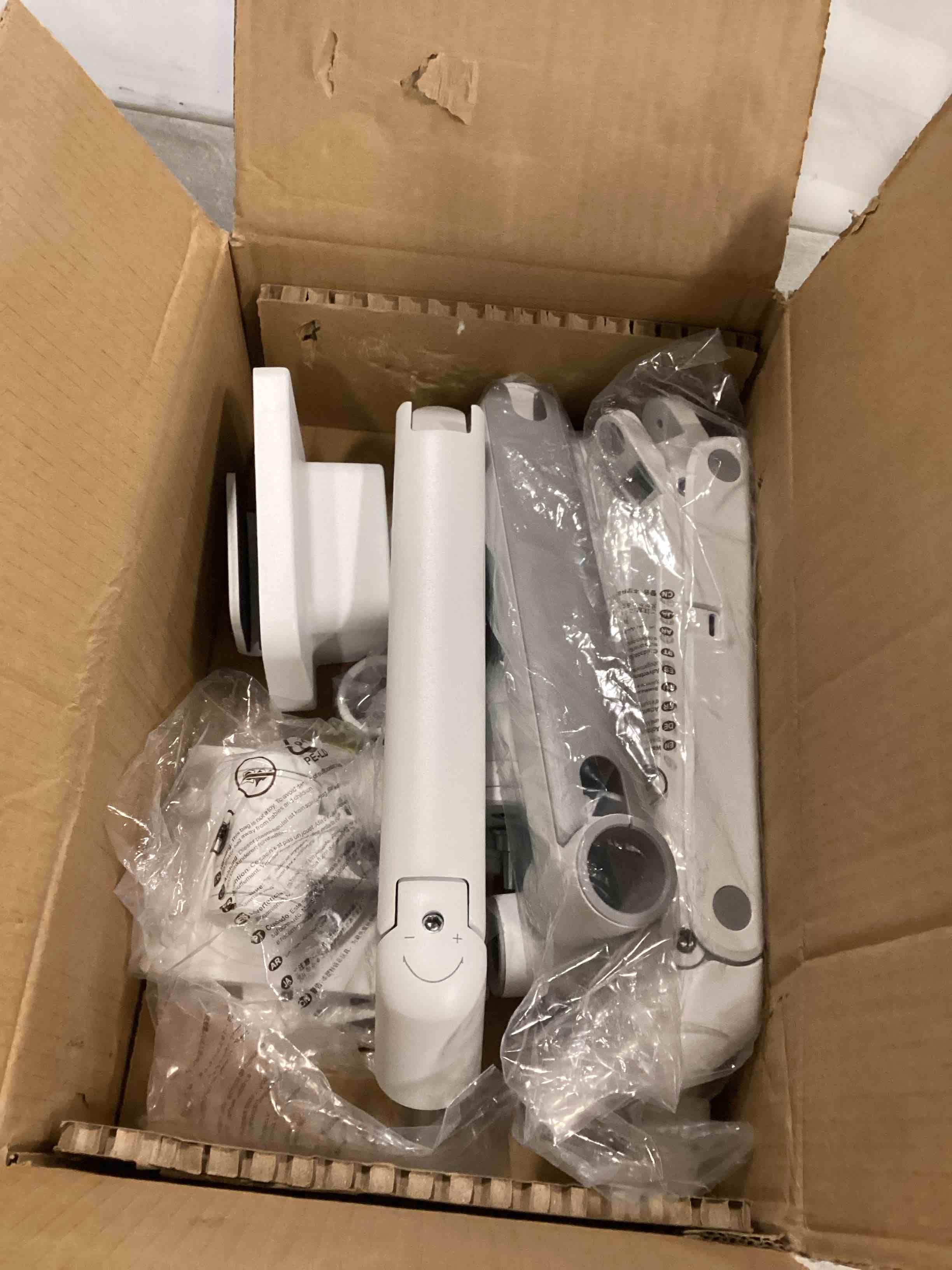 https://s3.amazonaws.com/lotting-images-prod/bidfta/TEA3518182_1750509355858.jpeg