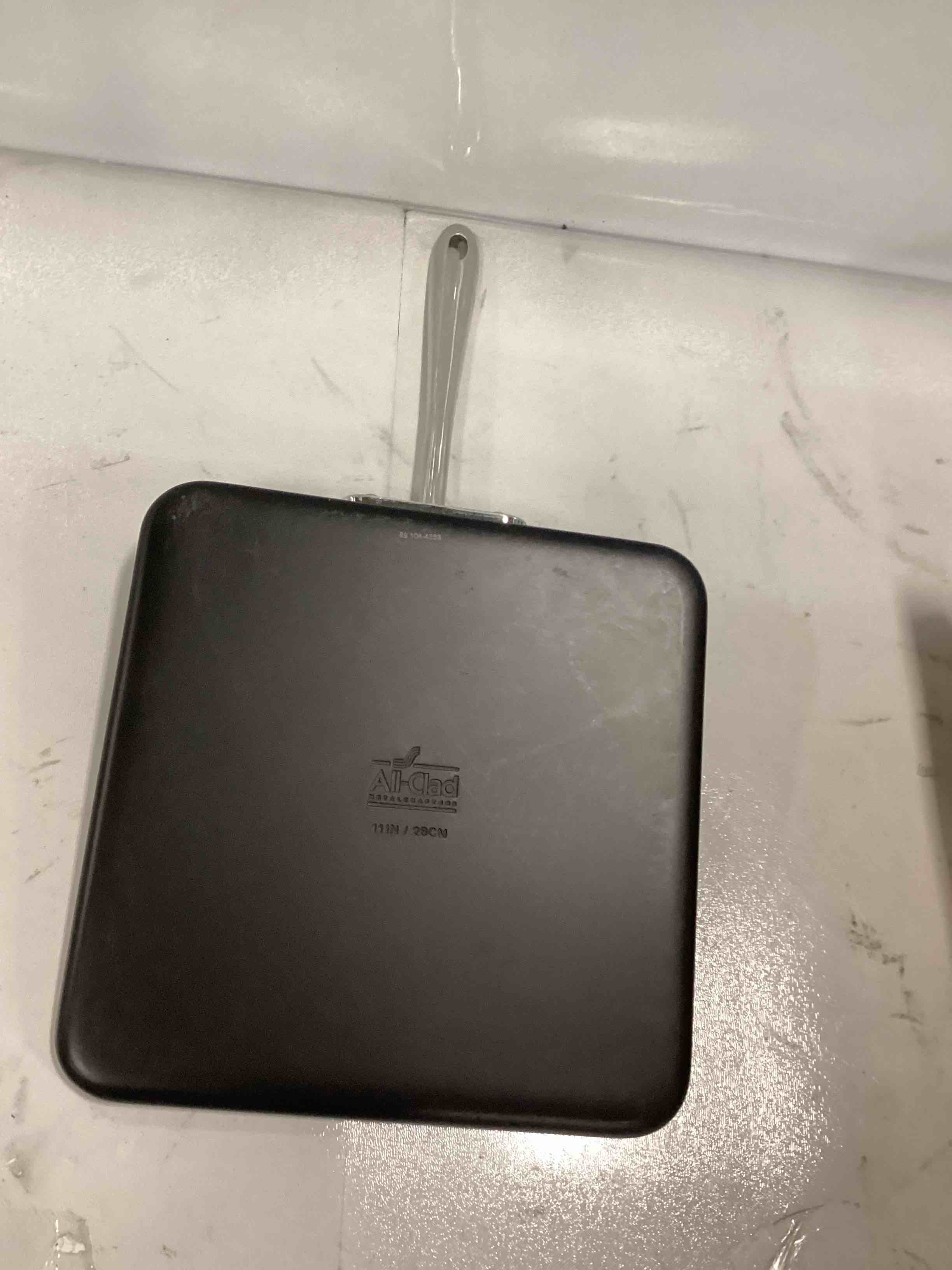 https://s3.amazonaws.com/lotting-images-prod/bidfta/TEA3518577_1750709348116.jpeg