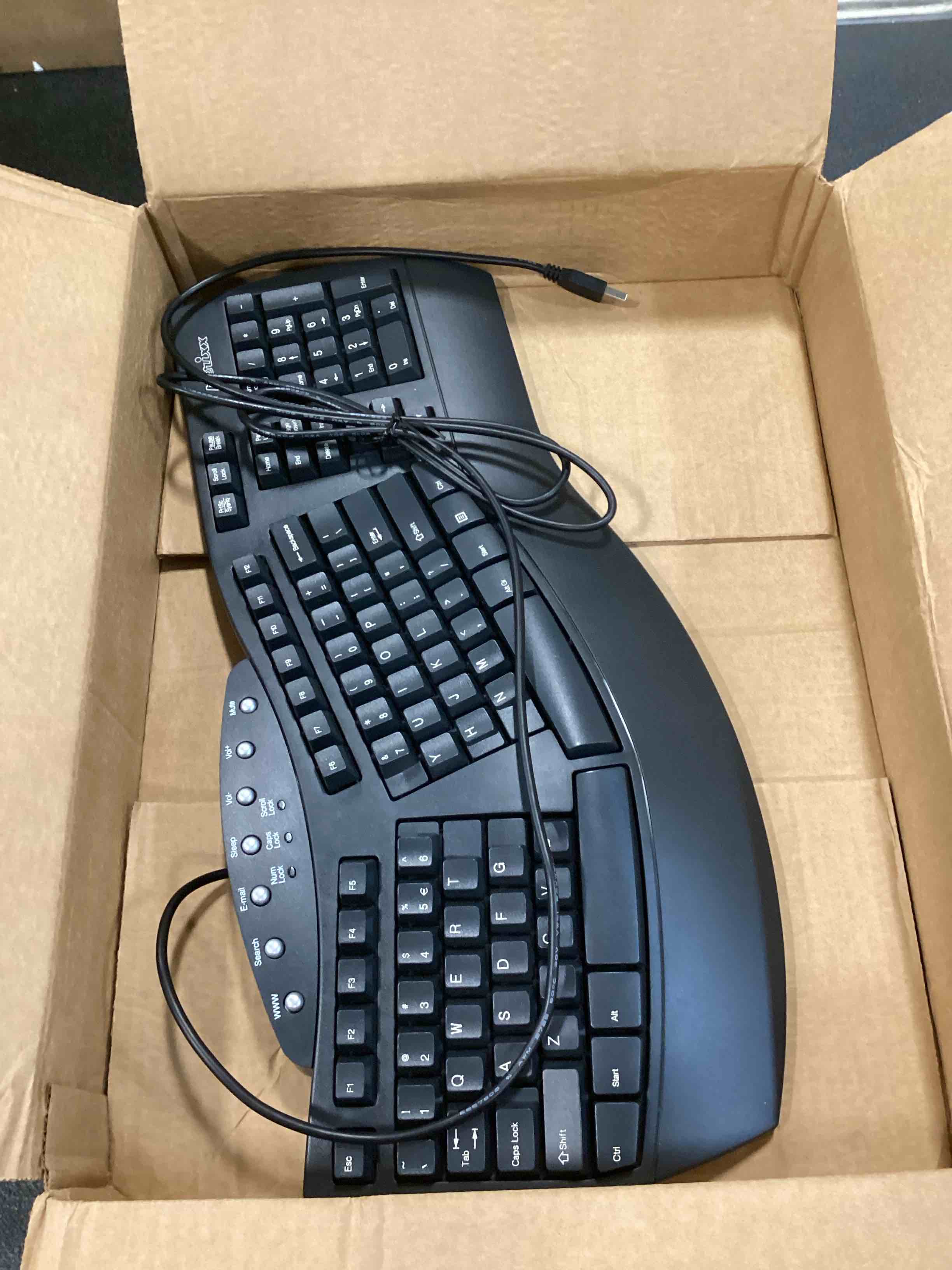 https://s3.amazonaws.com/lotting-images-prod/bidfta/TEA3520706_1749040032520.jpeg