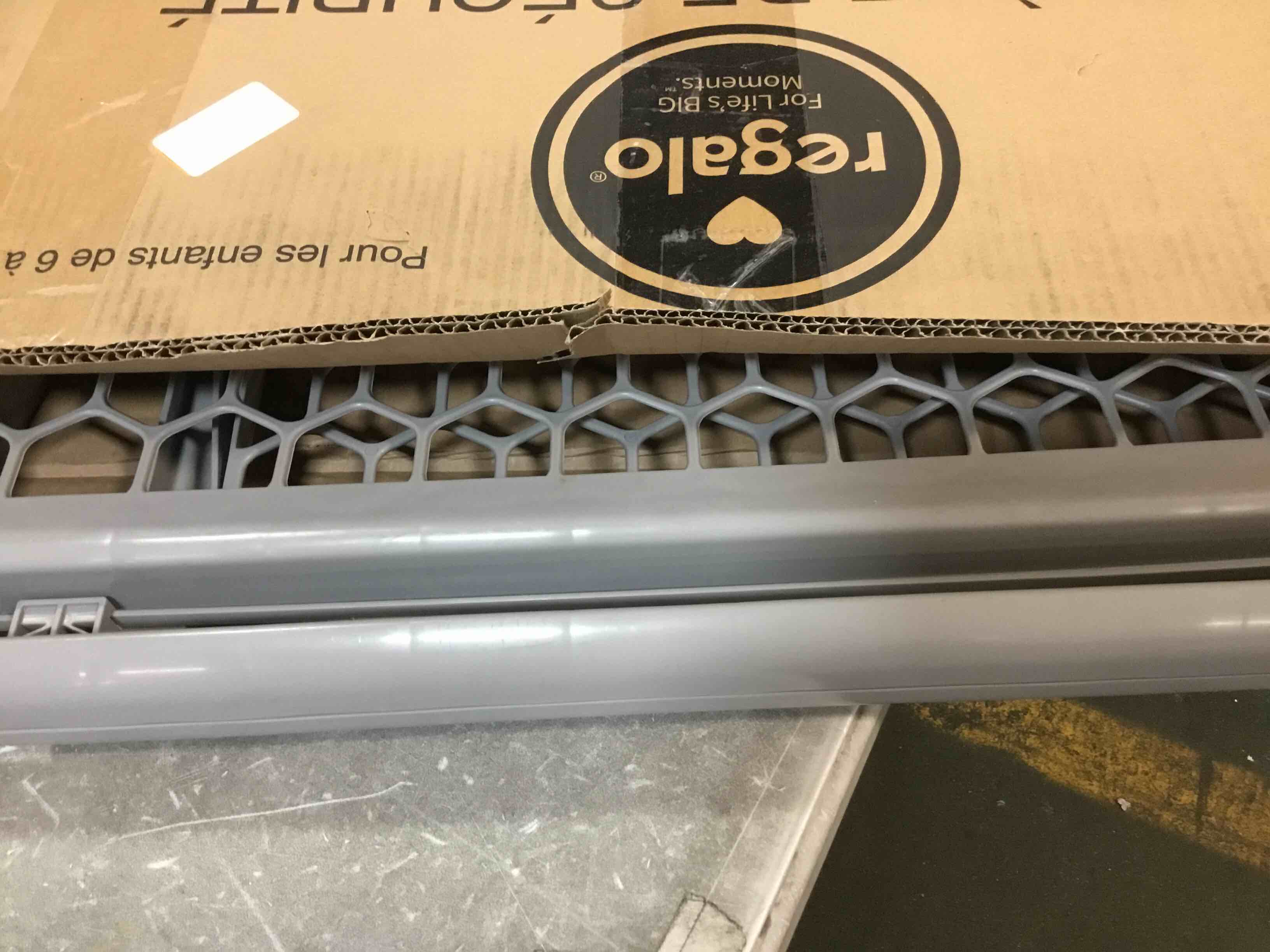https://s3.amazonaws.com/lotting-images-prod/bidfta/TEA3522506_1750181188644.jpeg