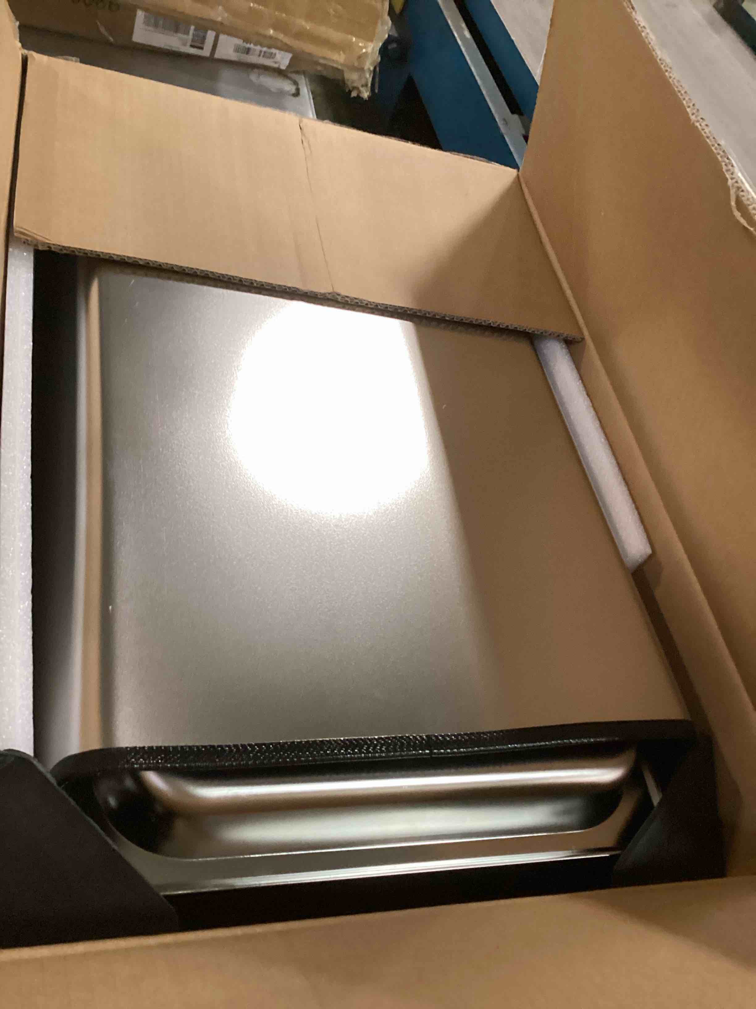 https://s3.amazonaws.com/lotting-images-prod/bidfta/TEA3523682_1749131259385.jpeg