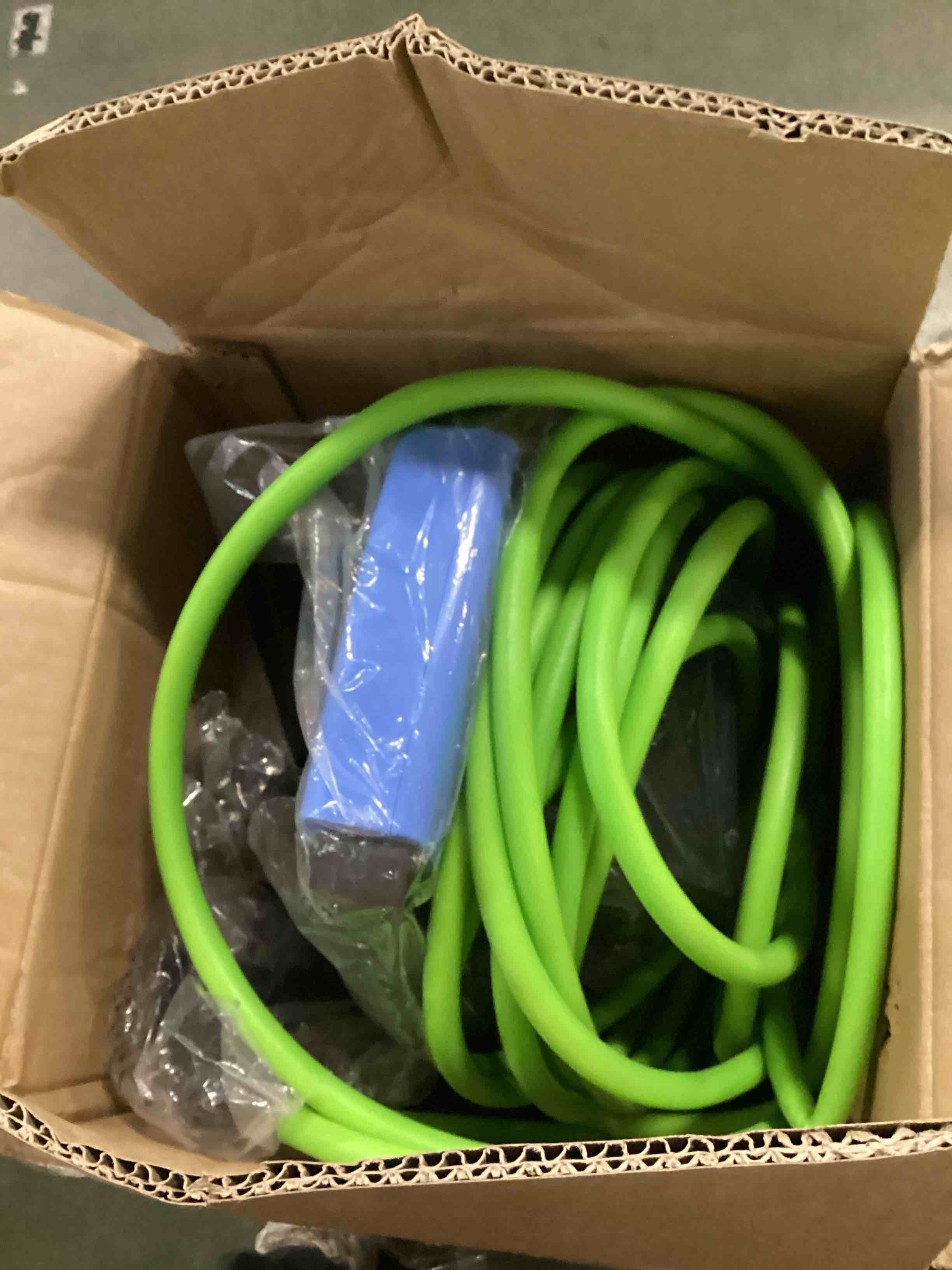 https://s3.amazonaws.com/lotting-images-prod/bidfta/TEA3529052_1748952947451.jpeg