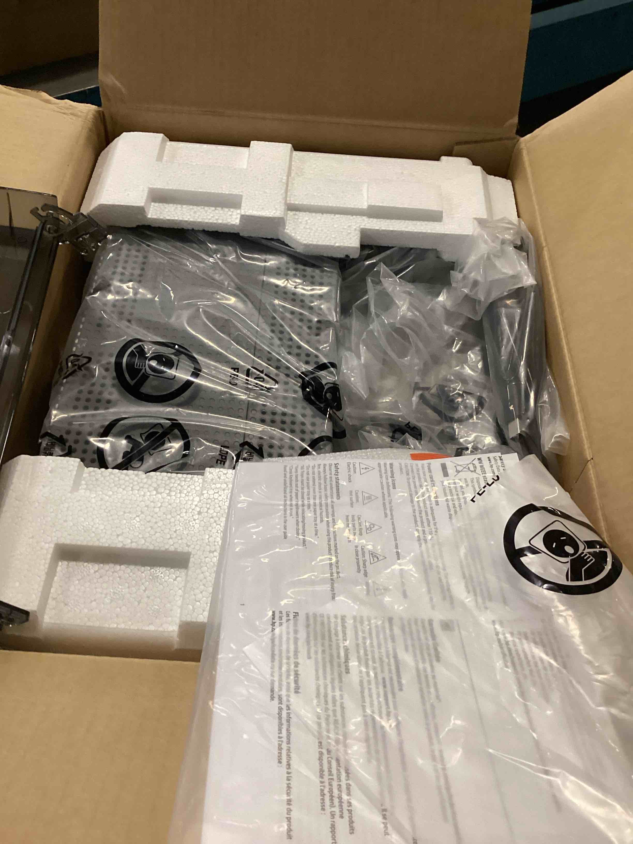 https://s3.amazonaws.com/lotting-images-prod/bidfta/TEA3529059_1748953472920.jpeg
