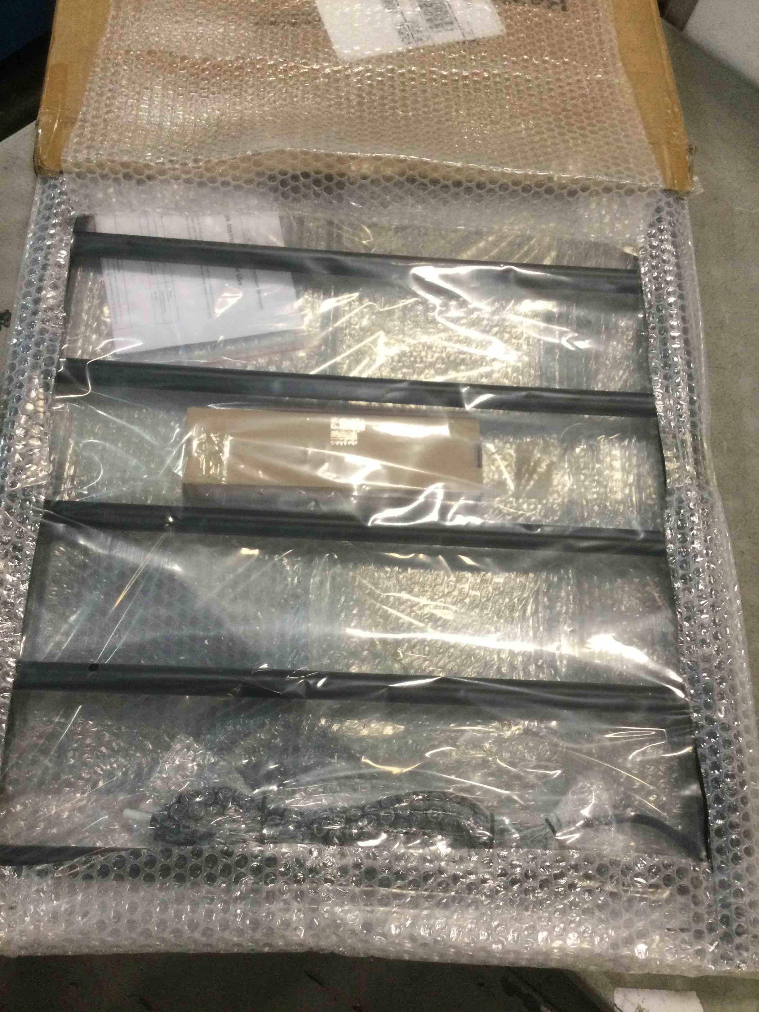 https://s3.amazonaws.com/lotting-images-prod/bidfta/TEA3532121_1748360122173.jpeg