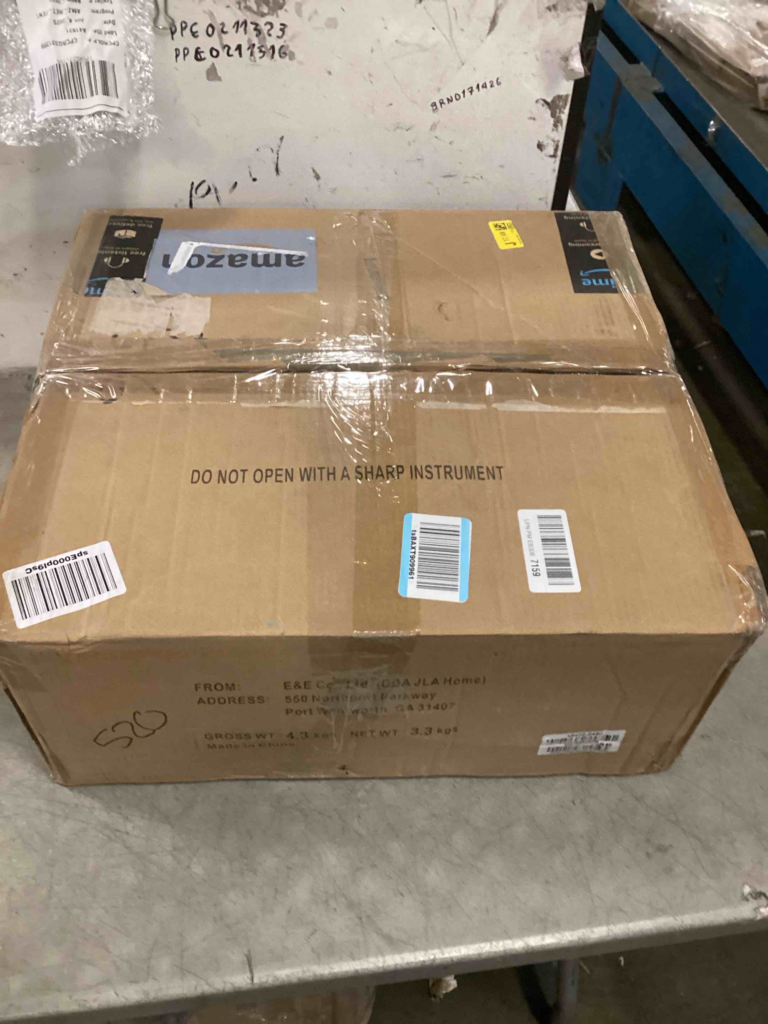 https://s3.amazonaws.com/lotting-images-prod/bidfta/TEA3533379_1749477296913.jpeg