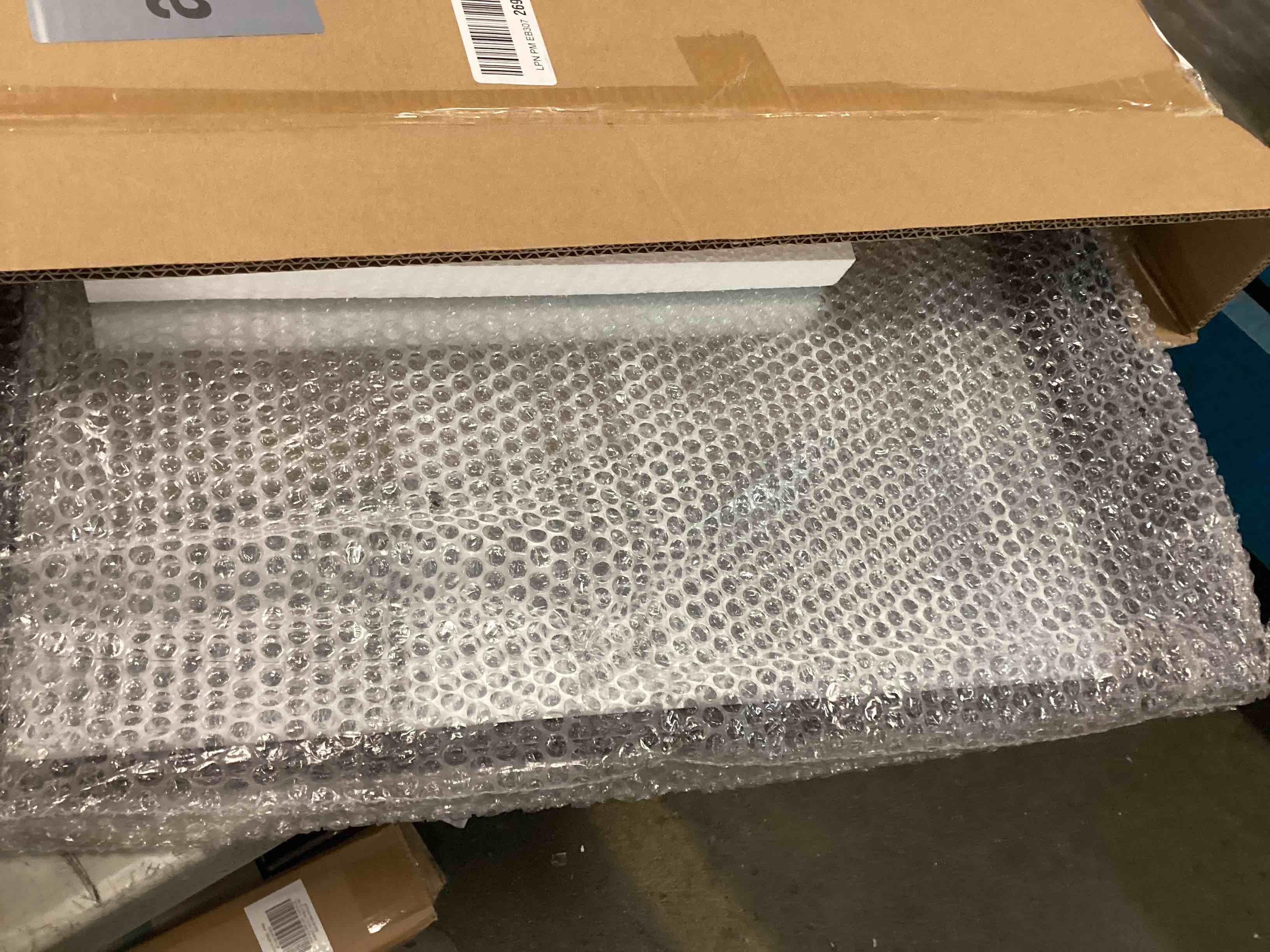 https://s3.amazonaws.com/lotting-images-prod/bidfta/TEA3533525_1749490892662.jpeg