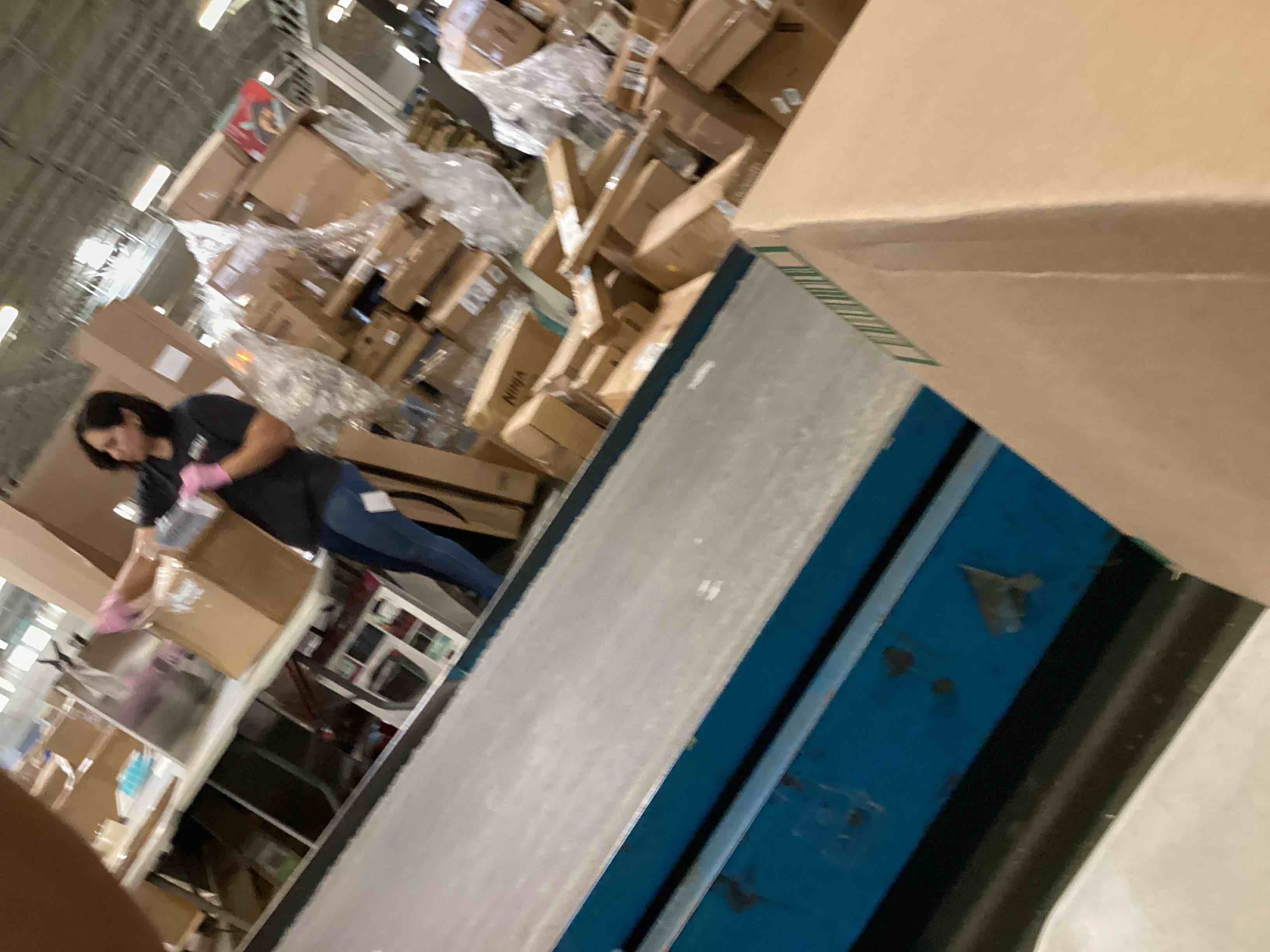 https://s3.amazonaws.com/lotting-images-prod/bidfta/TEA3533858_1749655876288.jpeg