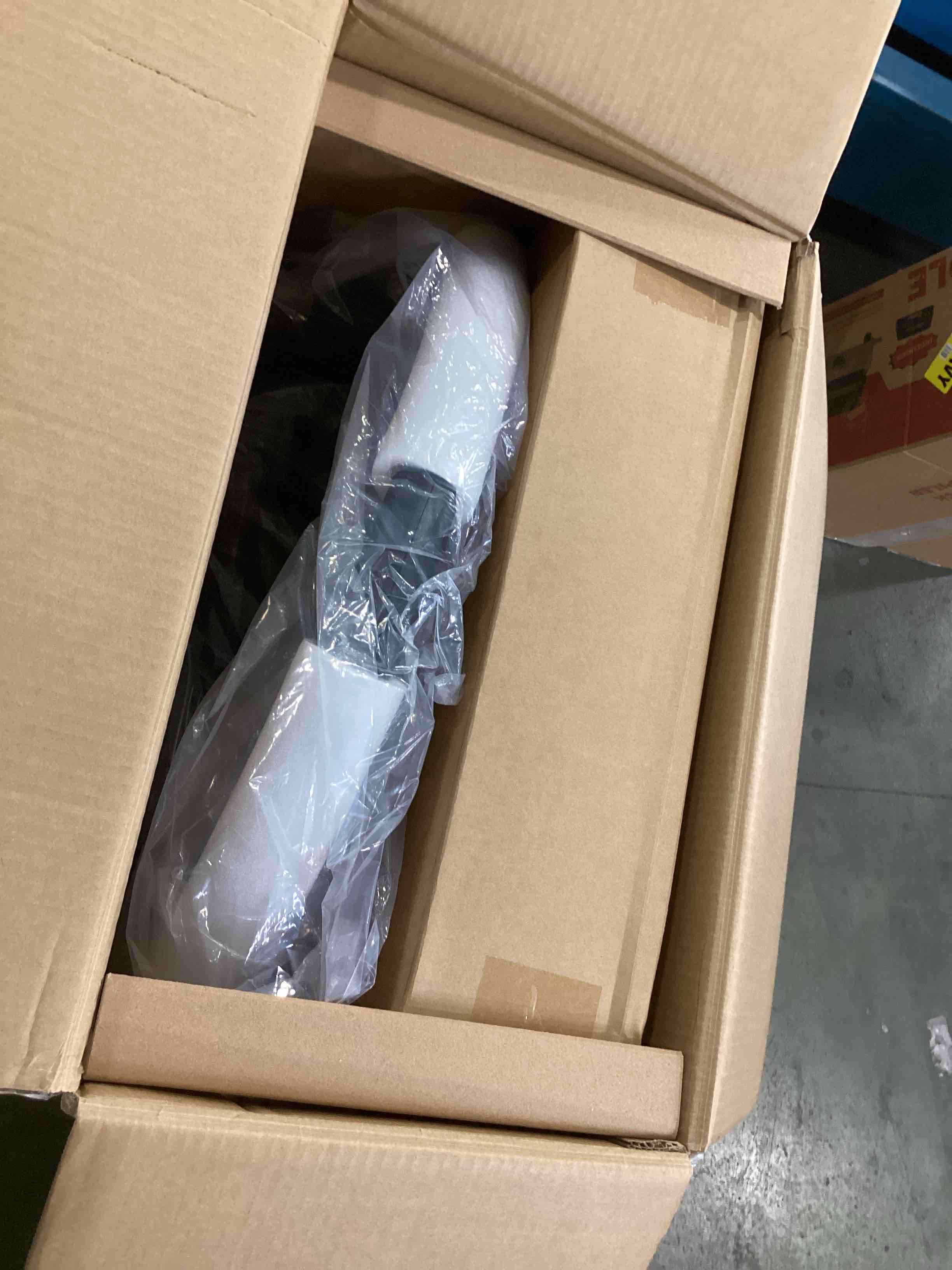 https://s3.amazonaws.com/lotting-images-prod/bidfta/TEA3537996_1749821467798.jpeg