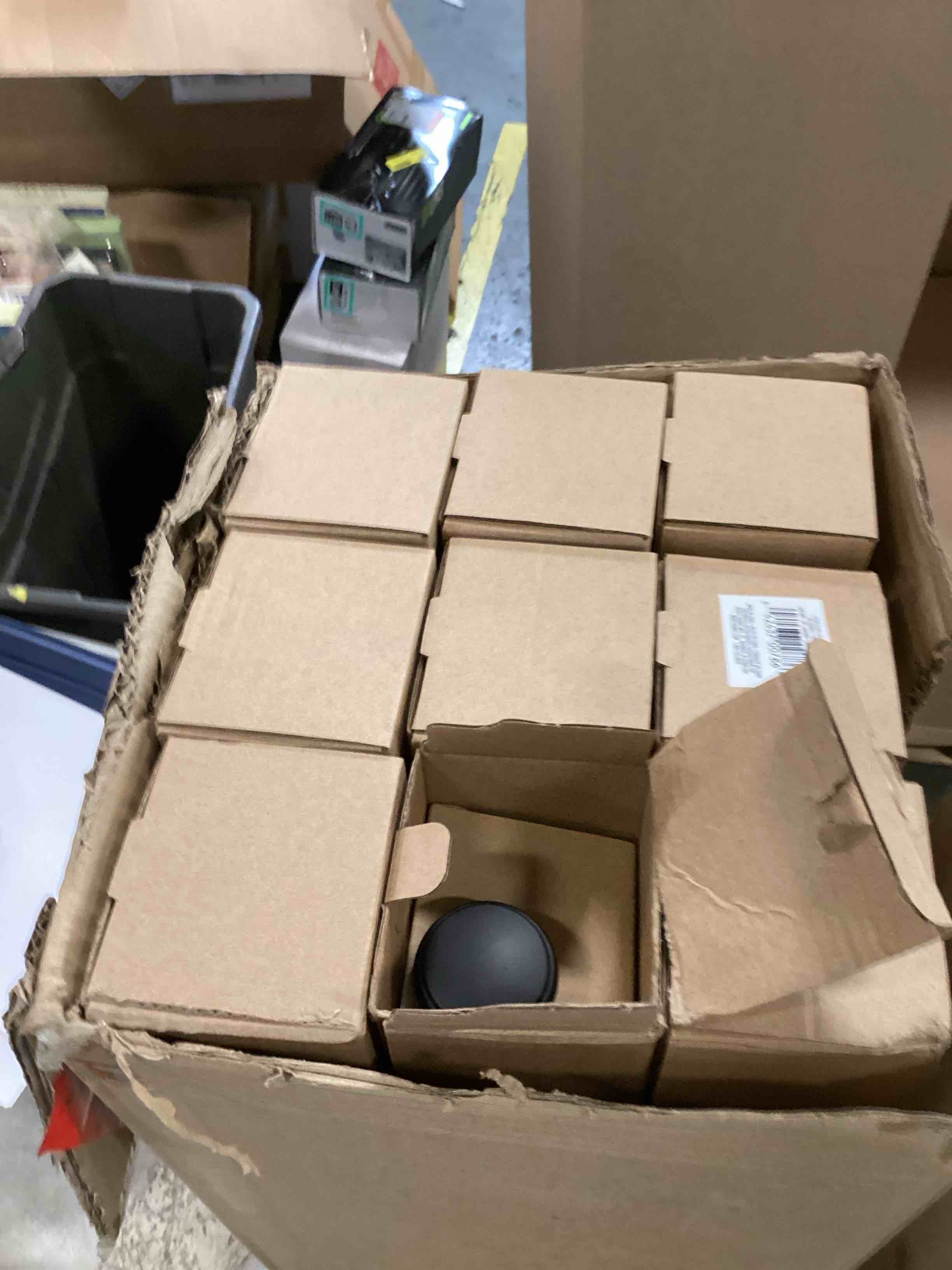 https://s3.amazonaws.com/lotting-images-prod/bidfta/TEA3540004_1749657283978.jpeg