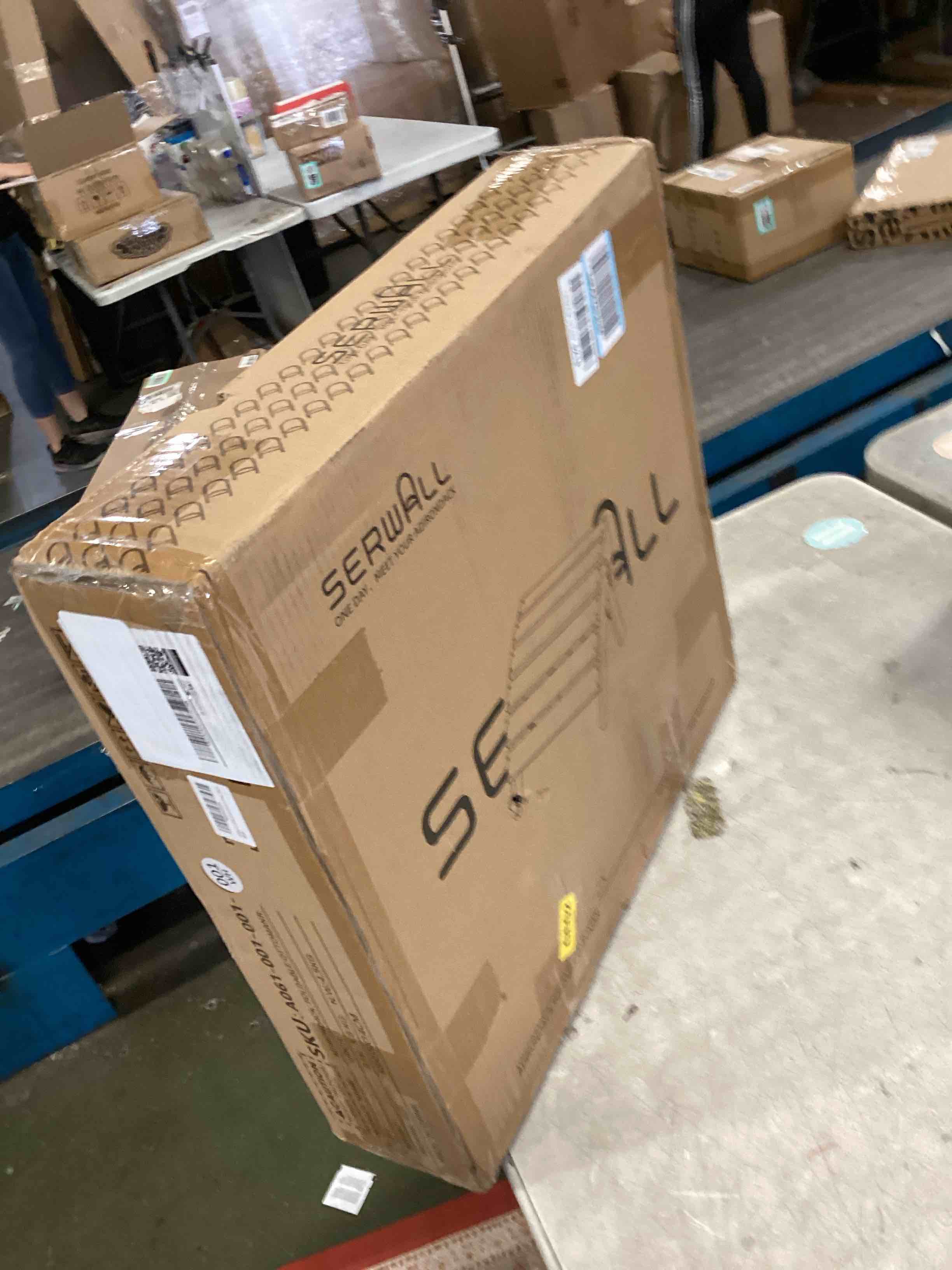 https://s3.amazonaws.com/lotting-images-prod/bidfta/TEA3540022_1749662719396.jpeg