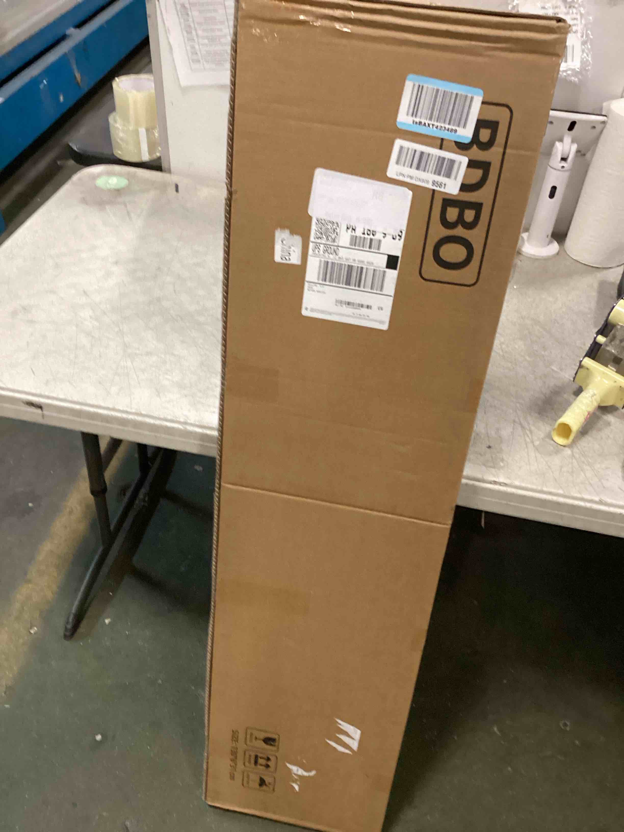 https://s3.amazonaws.com/lotting-images-prod/bidfta/TEA3540441_1749902270488.jpeg