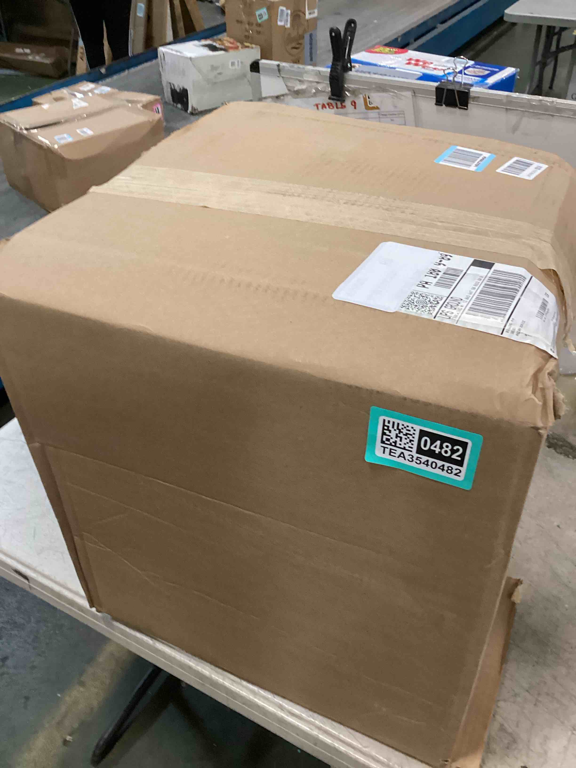 https://s3.amazonaws.com/lotting-images-prod/bidfta/TEA3540482_1749908389827.jpeg