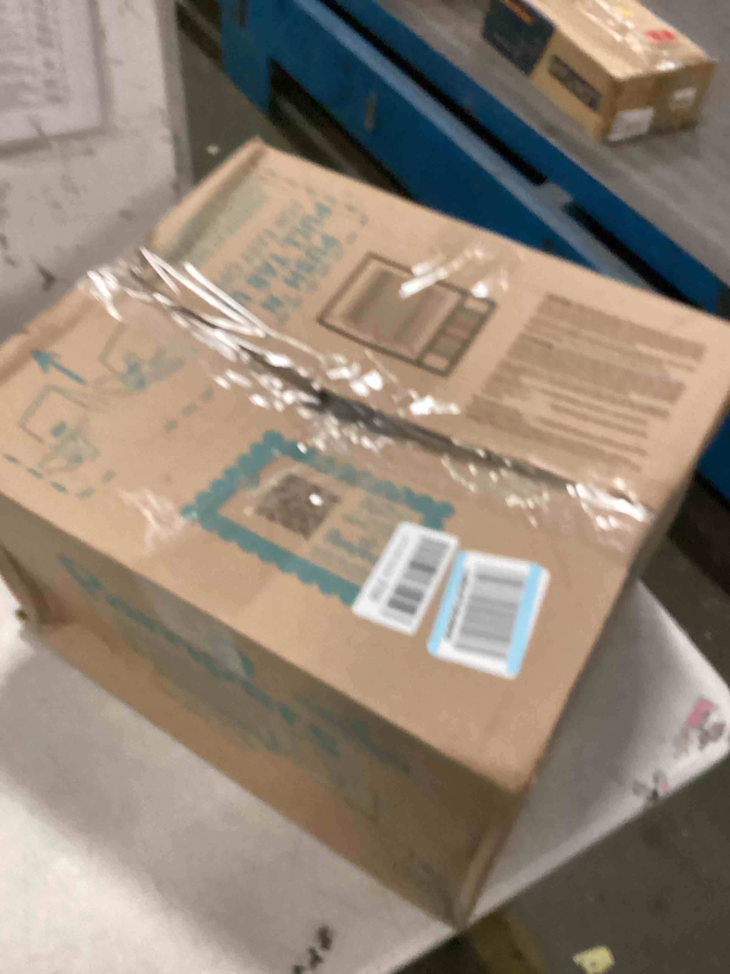 https://s3.amazonaws.com/lotting-images-prod/bidfta/TEA3541785_1748370966203.jpeg