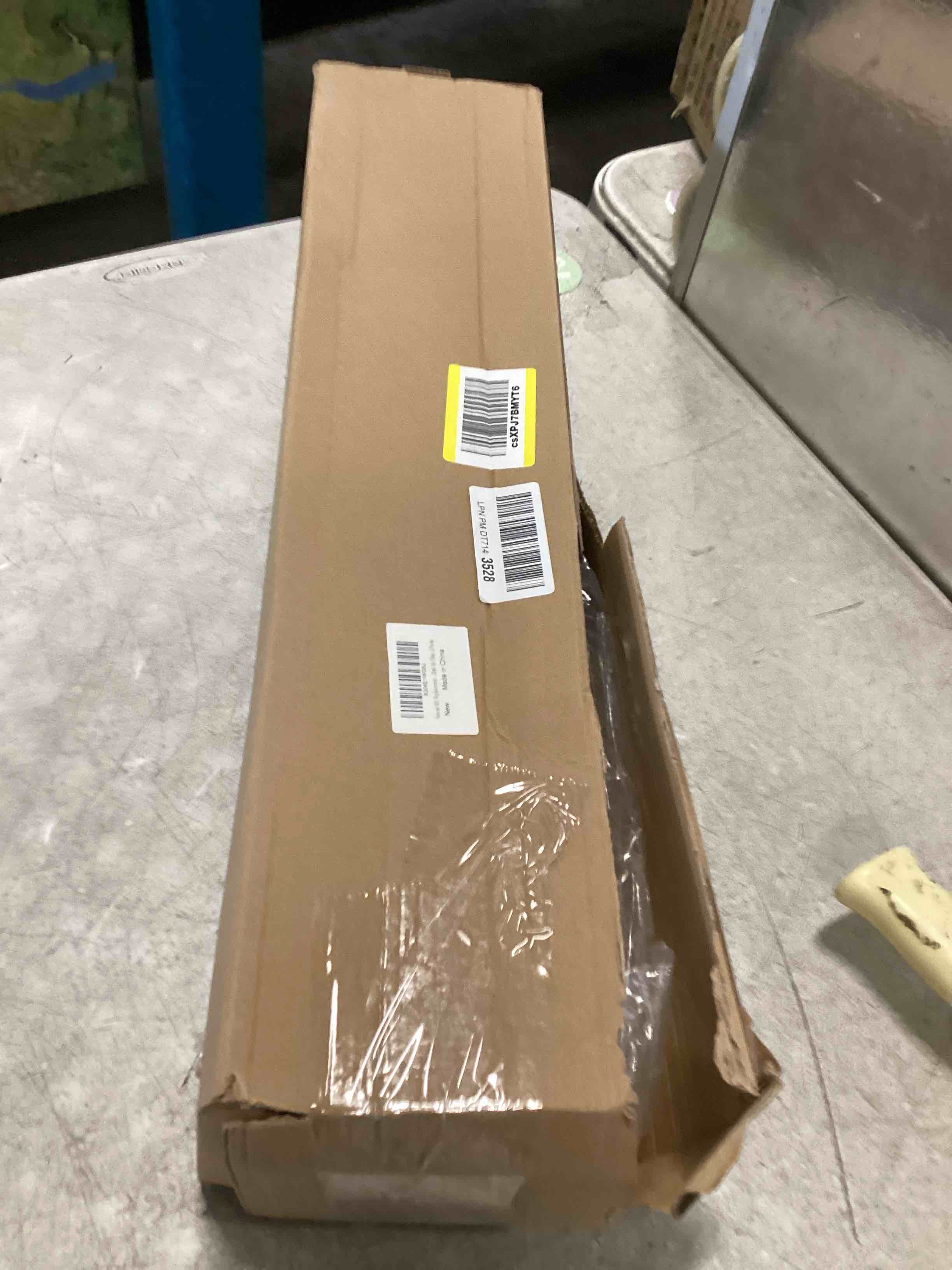 https://s3.amazonaws.com/lotting-images-prod/bidfta/TEA3544091_1749824963083.jpeg
