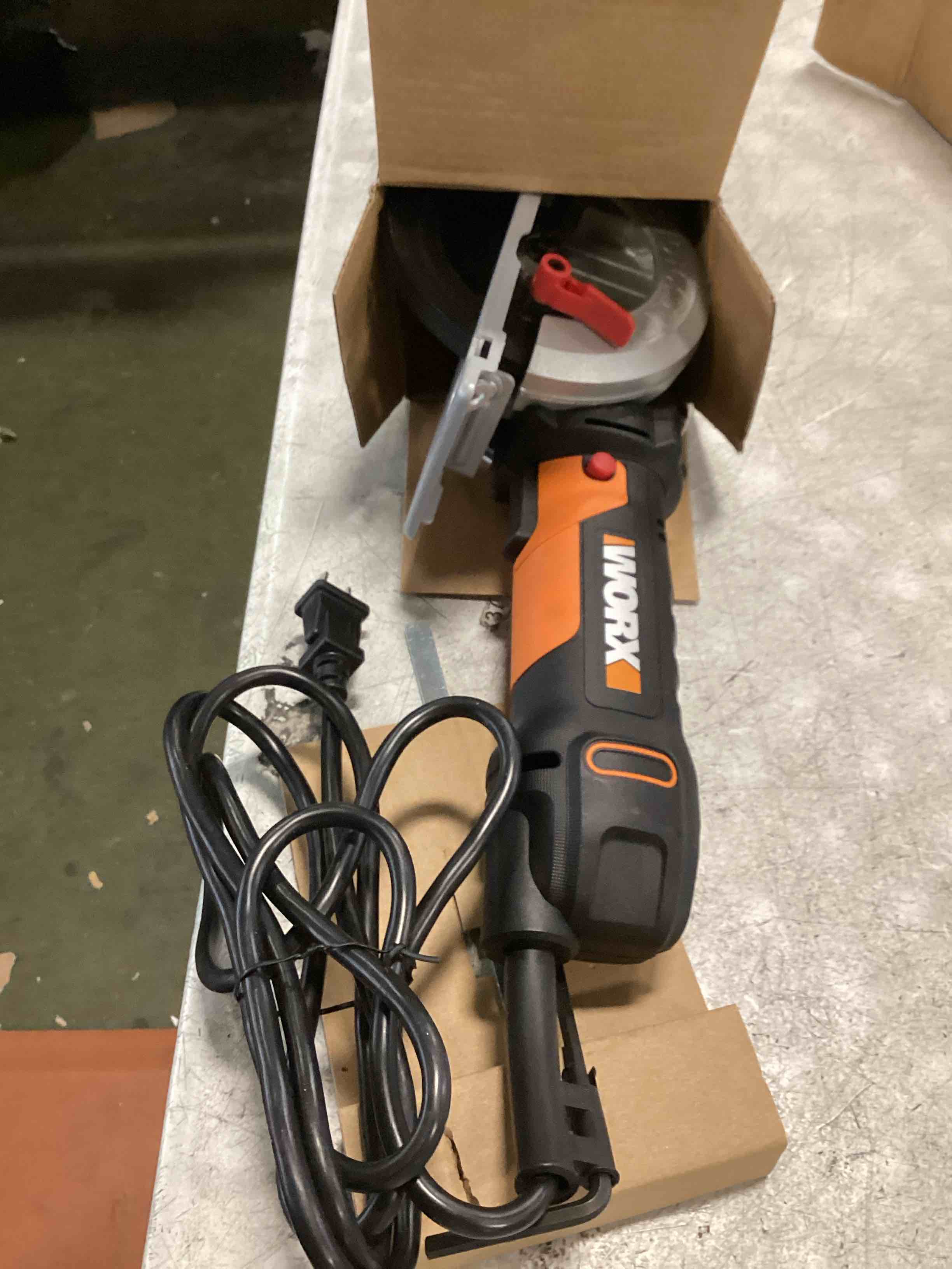 https://s3.amazonaws.com/lotting-images-prod/bidfta/TEA3544376_1749907941750.jpeg