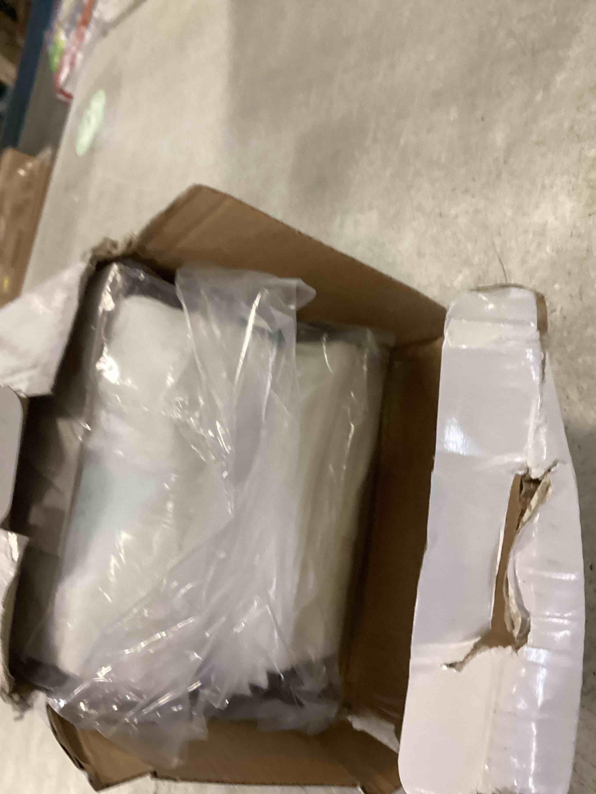 https://s3.amazonaws.com/lotting-images-prod/bidfta/TEA3544812_1750165653511.jpeg