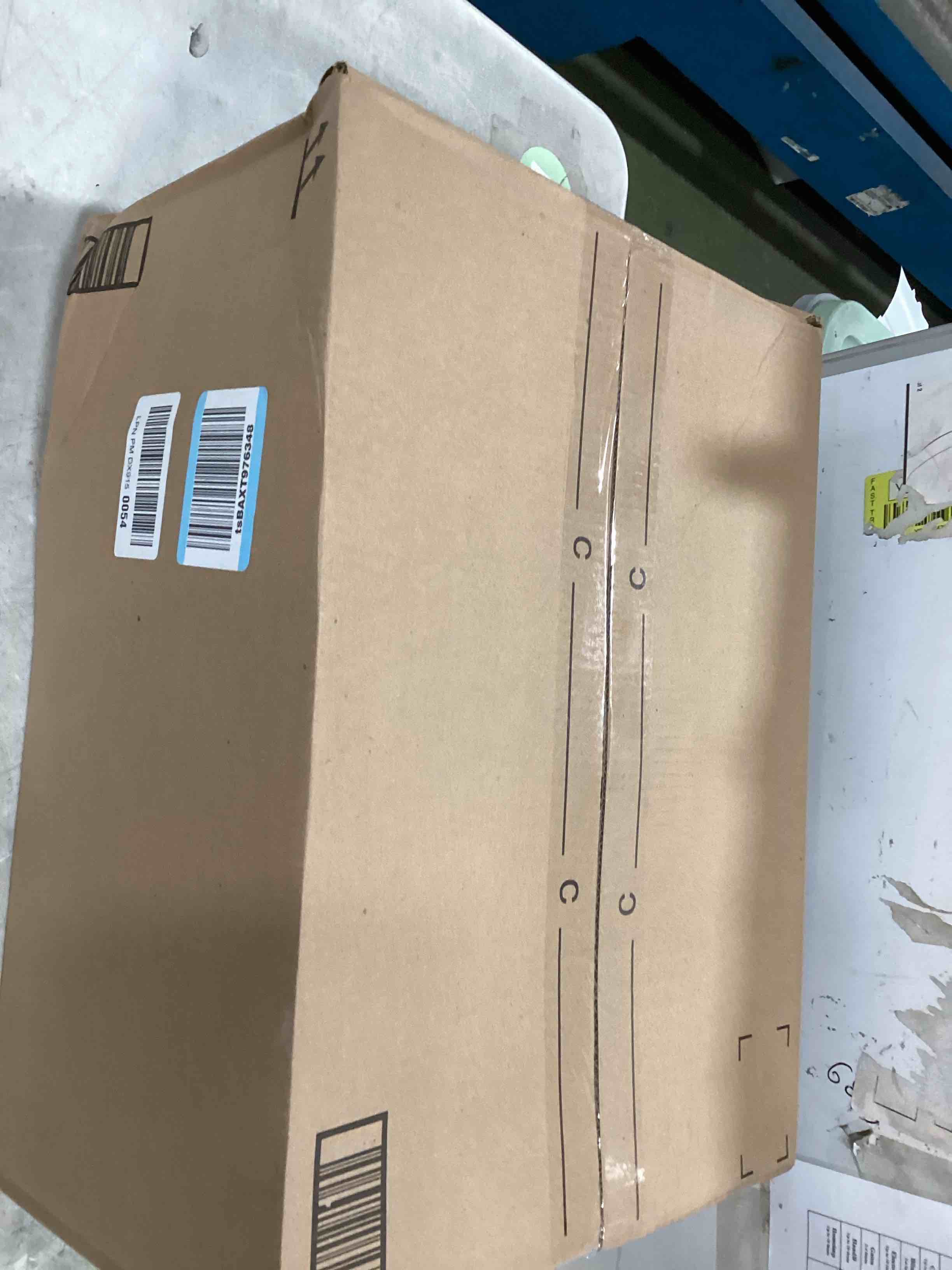 https://s3.amazonaws.com/lotting-images-prod/bidfta/TEA3545105_1750250271621.jpeg