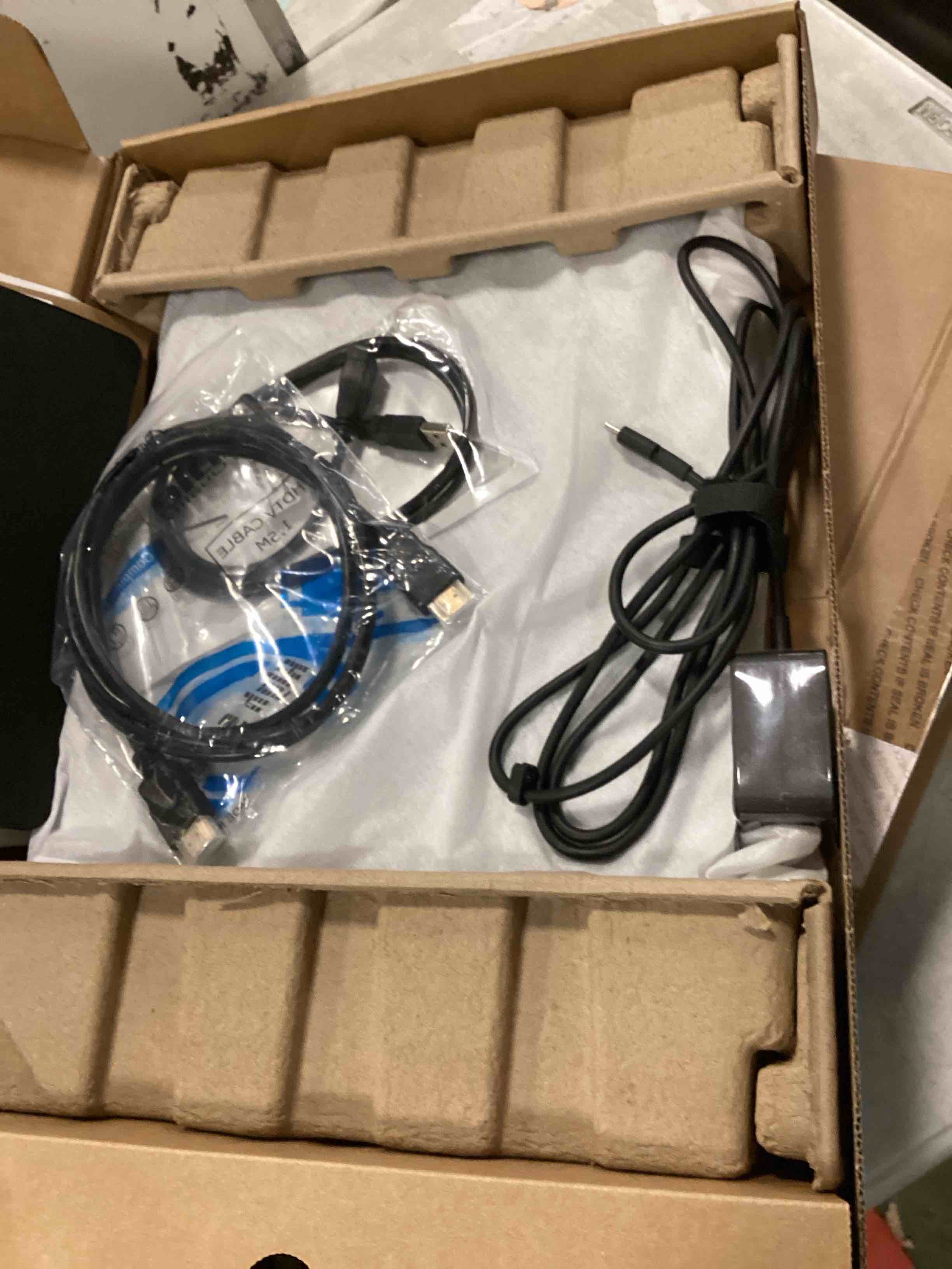 https://s3.amazonaws.com/lotting-images-prod/bidfta/TEA3545400_1750340212783.jpeg