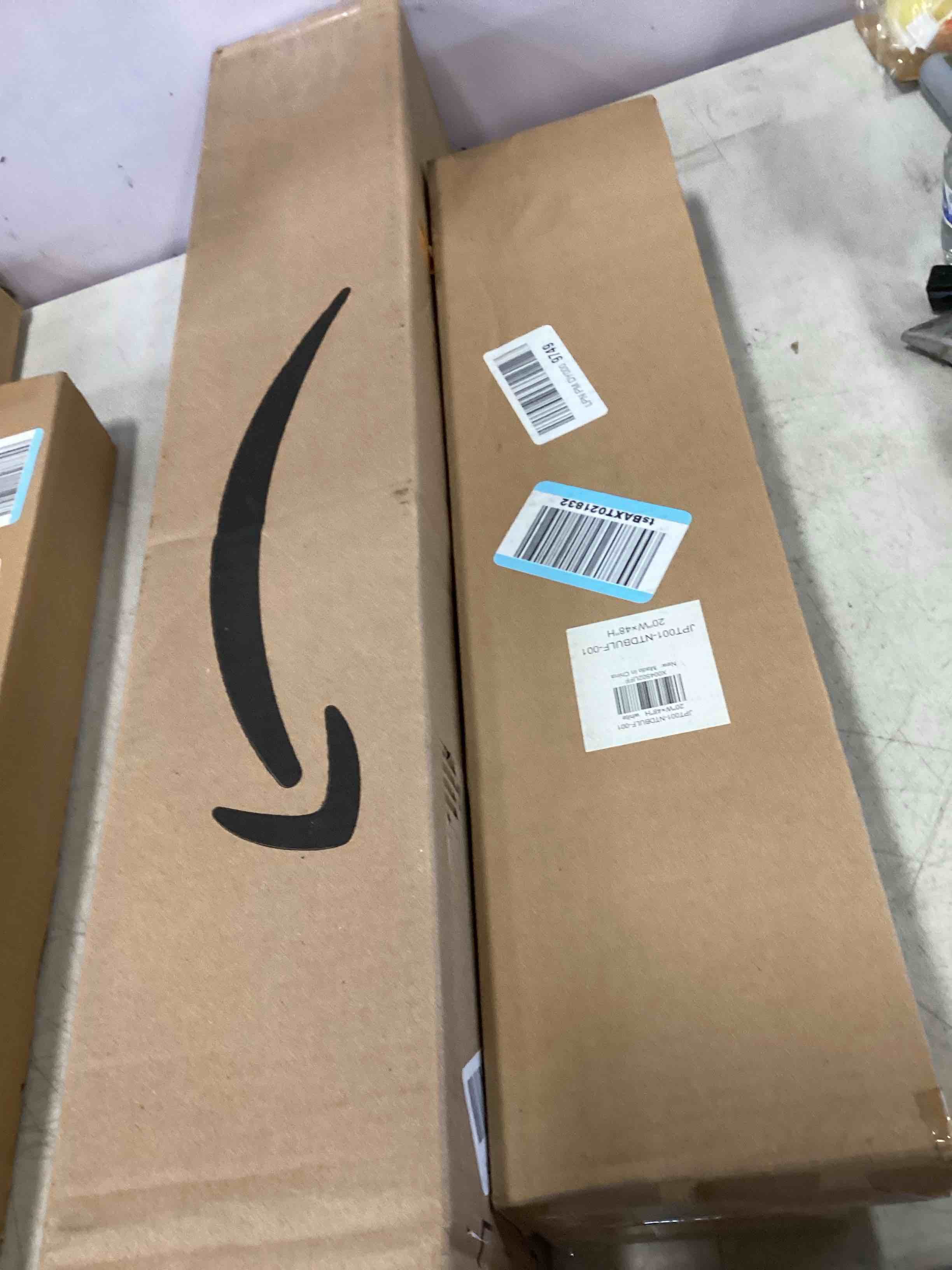 https://s3.amazonaws.com/lotting-images-prod/bidfta/TEA3546009_1750519212319.jpeg