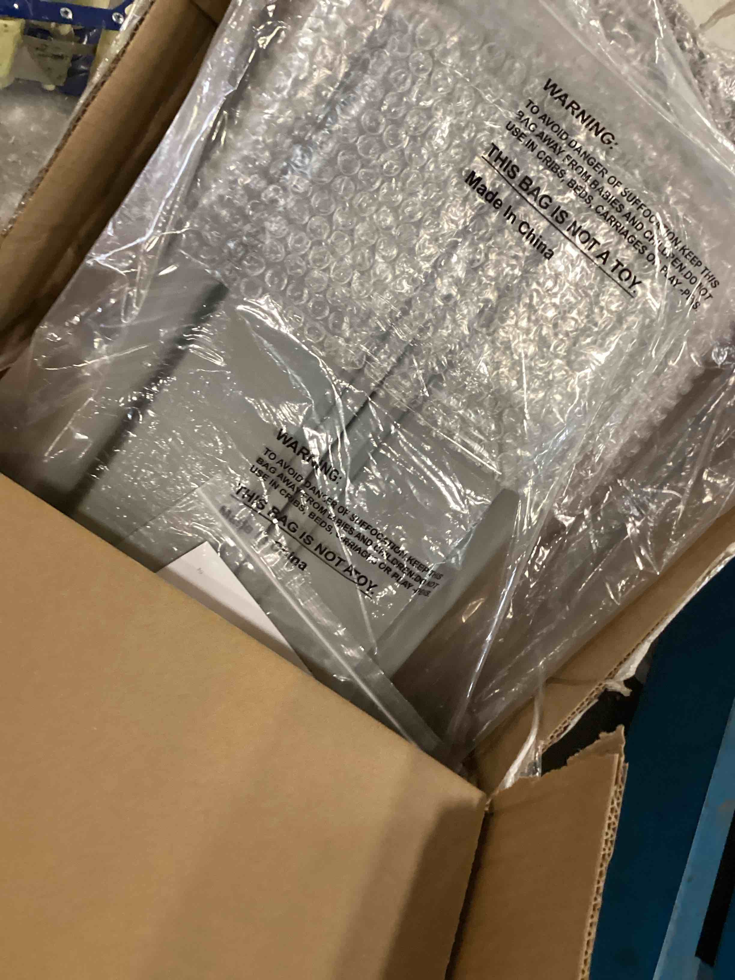 https://s3.amazonaws.com/lotting-images-prod/bidfta/TEA3553025_1749825924240.jpeg