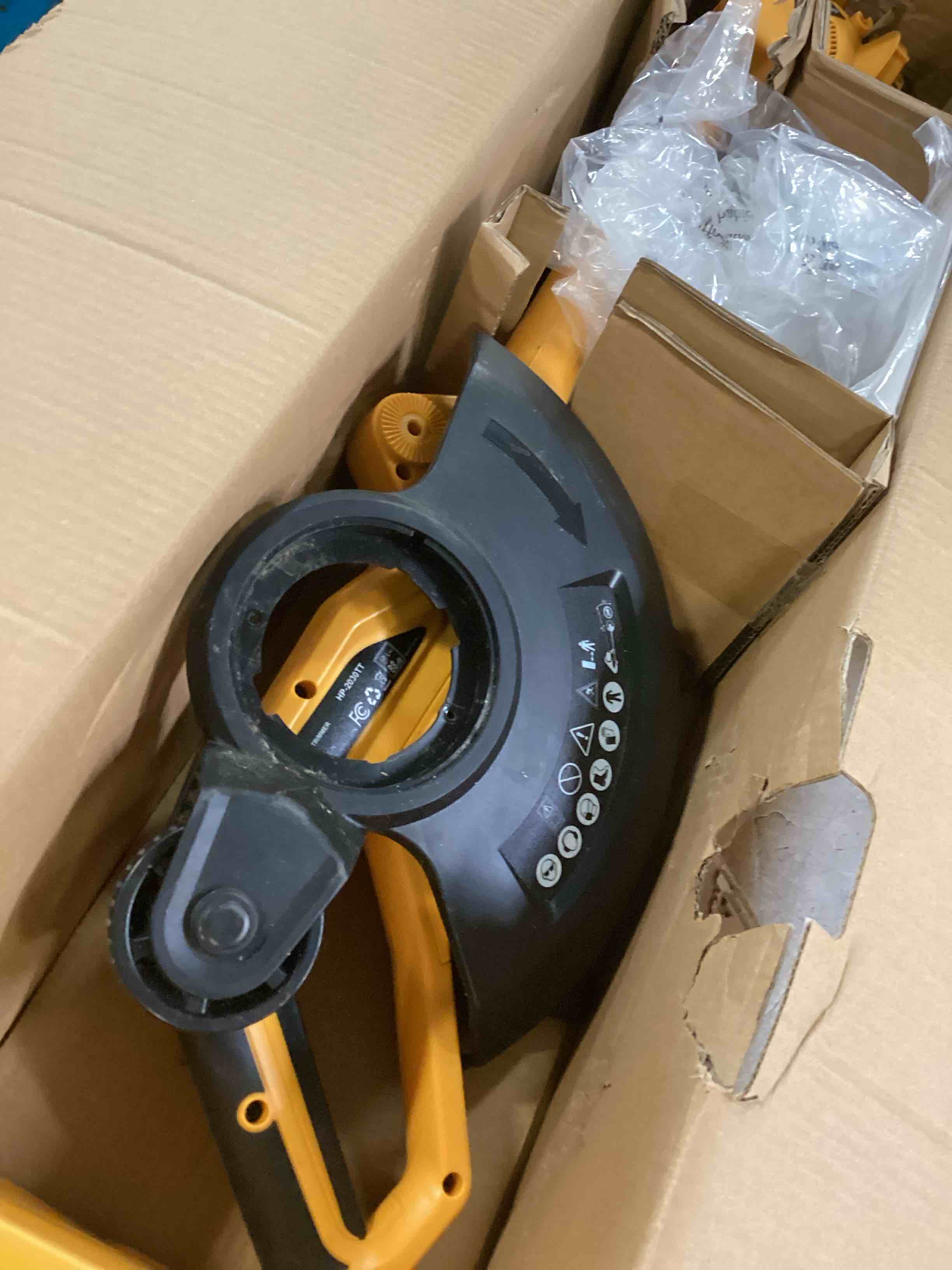 https://s3.amazonaws.com/lotting-images-prod/bidfta/TEA3554321_1750524341185.jpeg