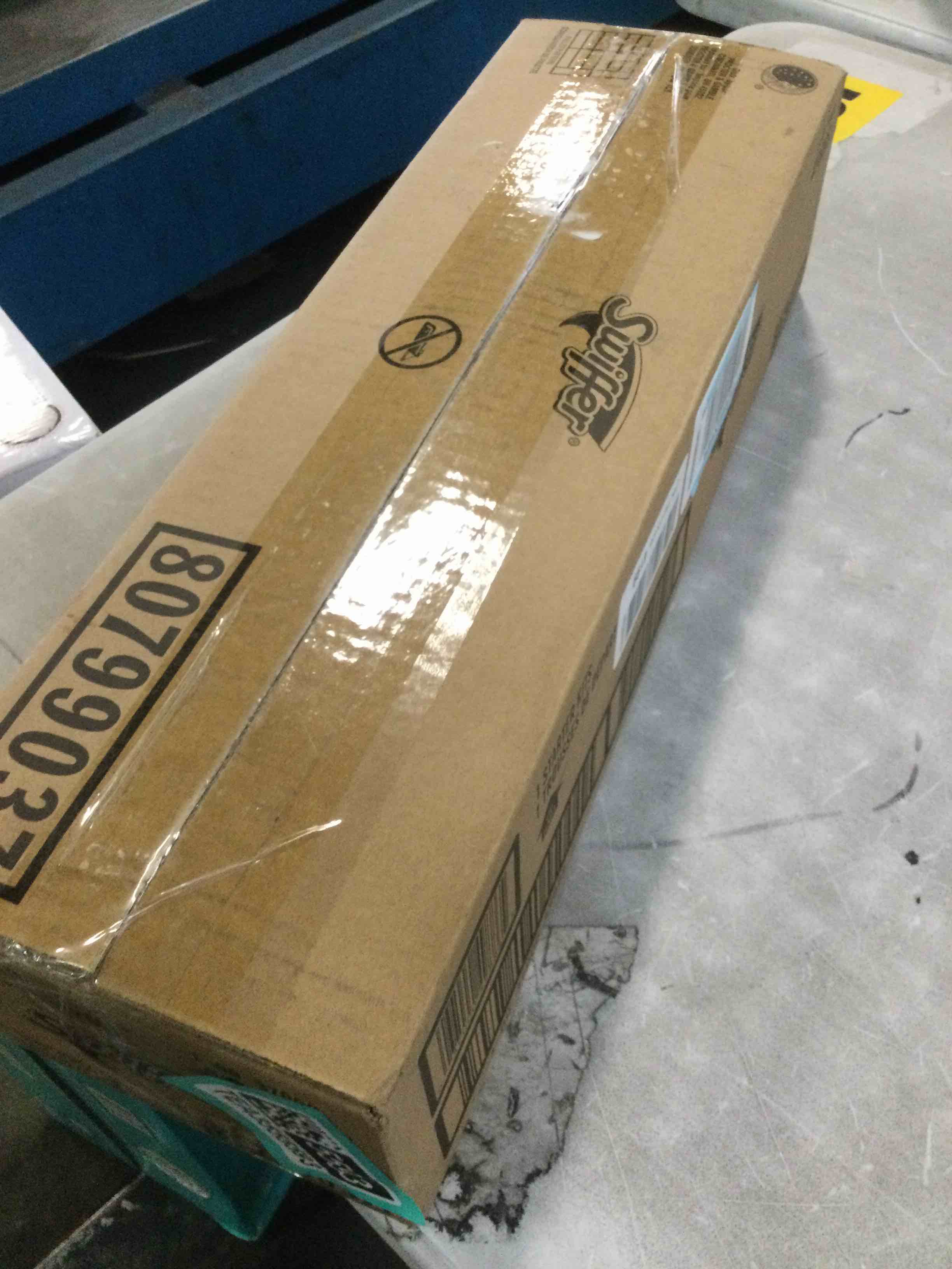 https://s3.amazonaws.com/lotting-images-prod/bidfta/TEA3555593_1751048886245.jpeg