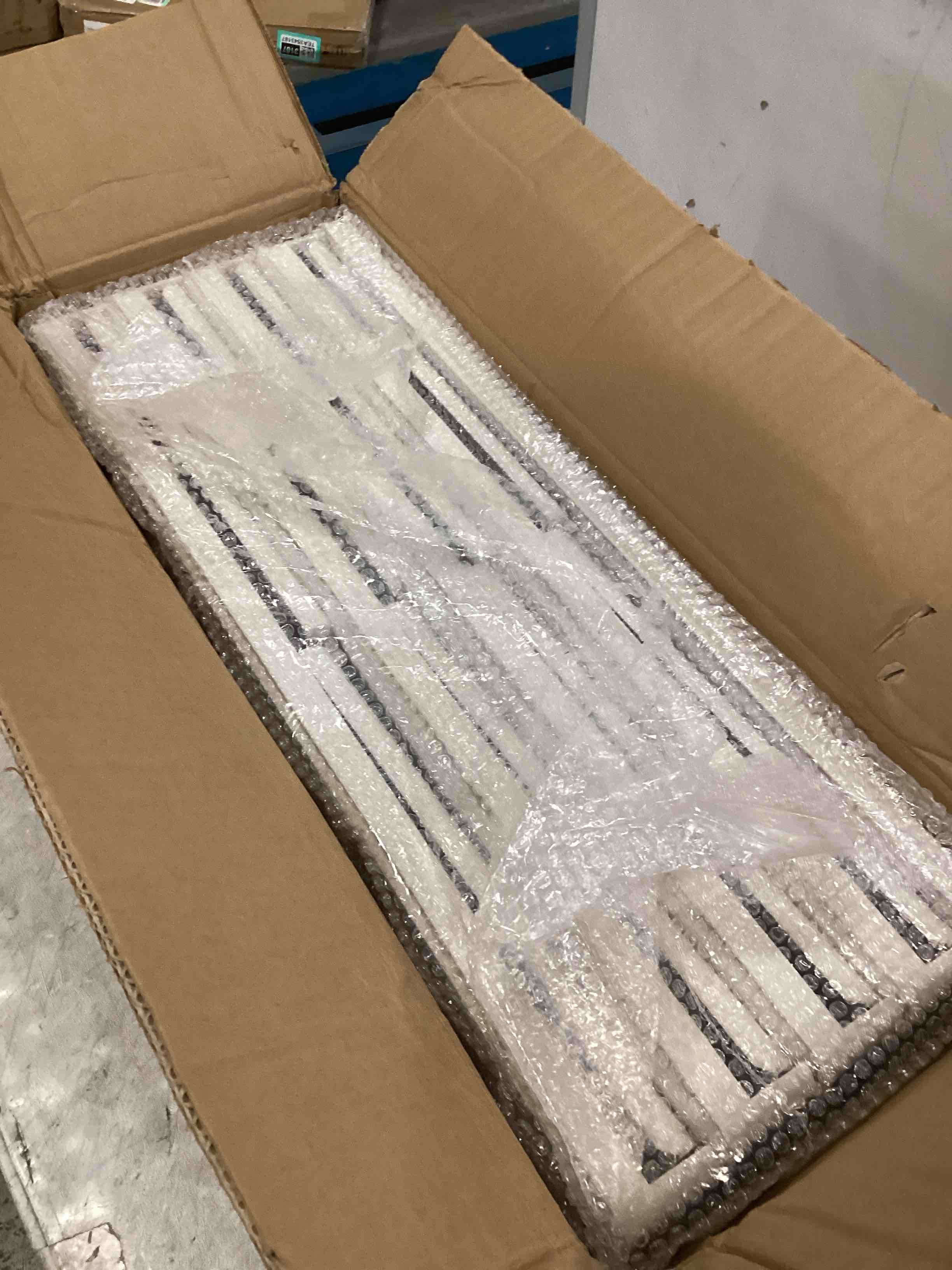 https://s3.amazonaws.com/lotting-images-prod/bidfta/TEA3556113_1749658390561.jpeg