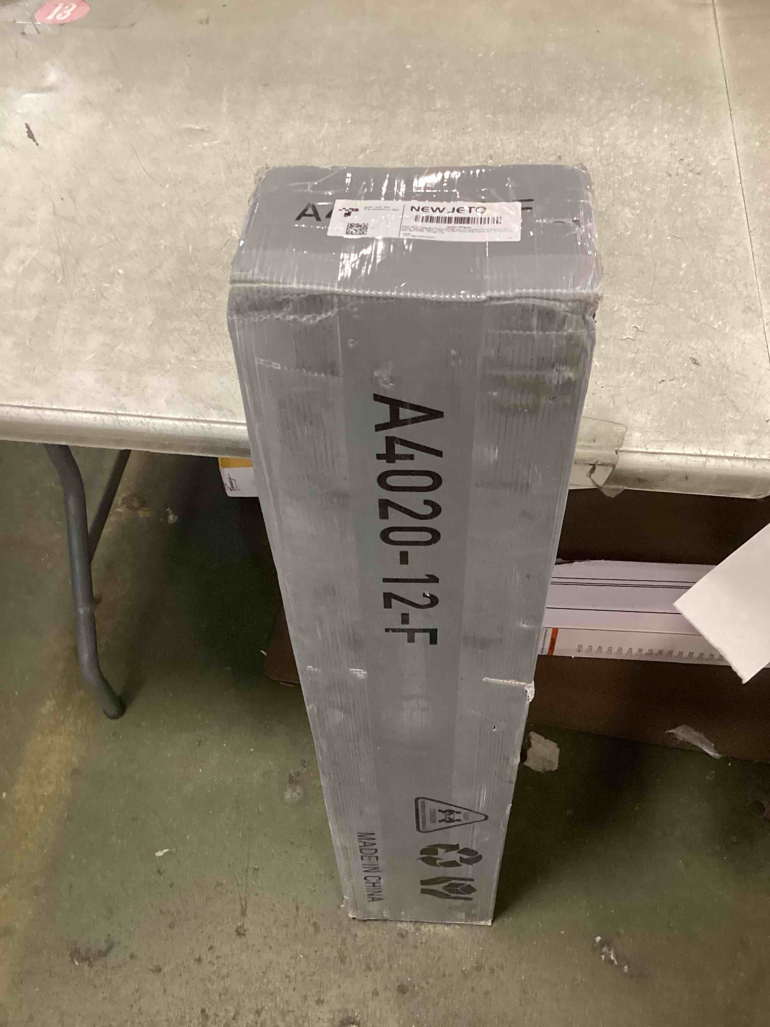 https://s3.amazonaws.com/lotting-images-prod/bidfta/TEA3556120_1749658978296.jpeg