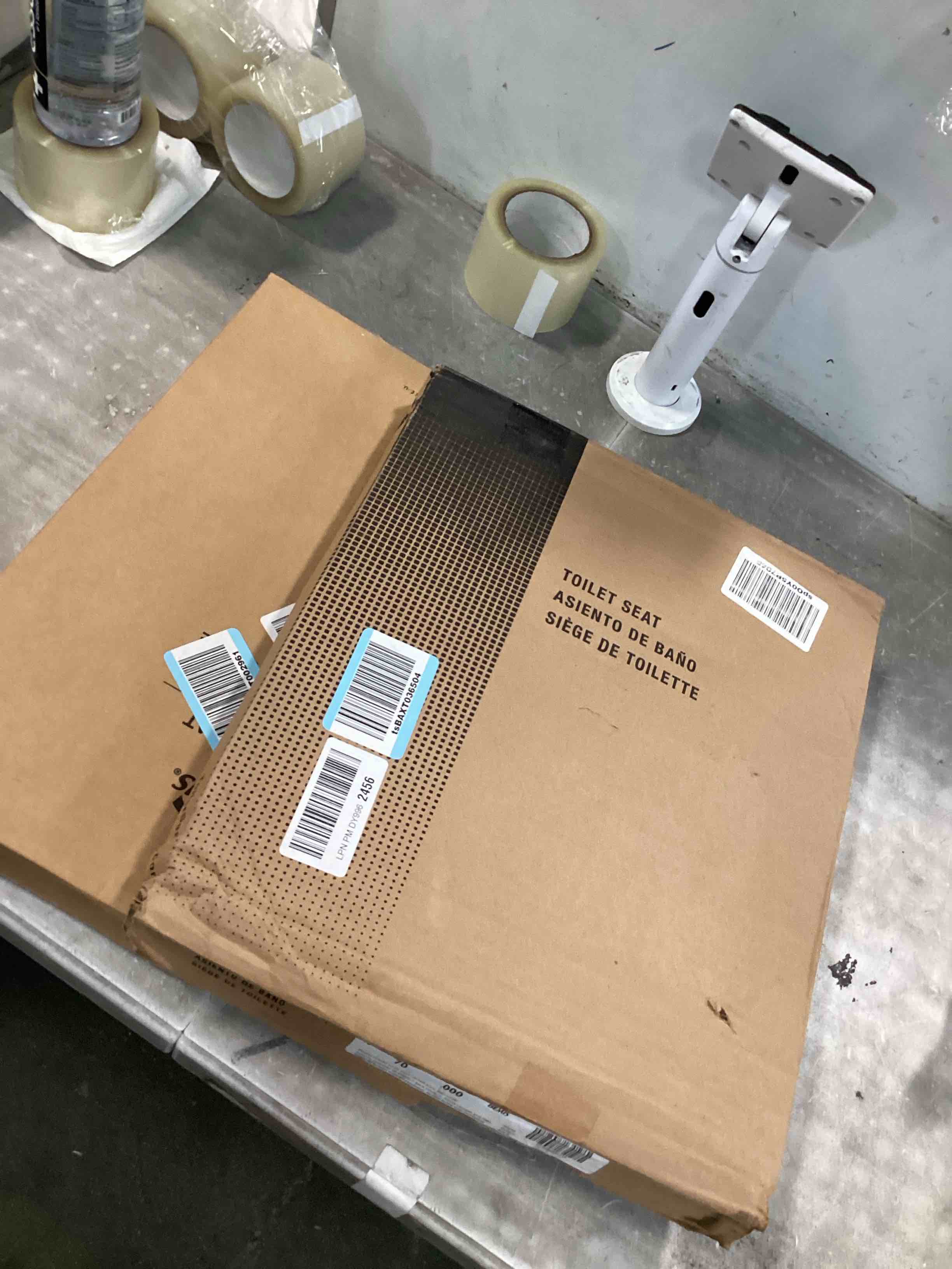 https://s3.amazonaws.com/lotting-images-prod/bidfta/TEA3558526_1751035698009.jpeg