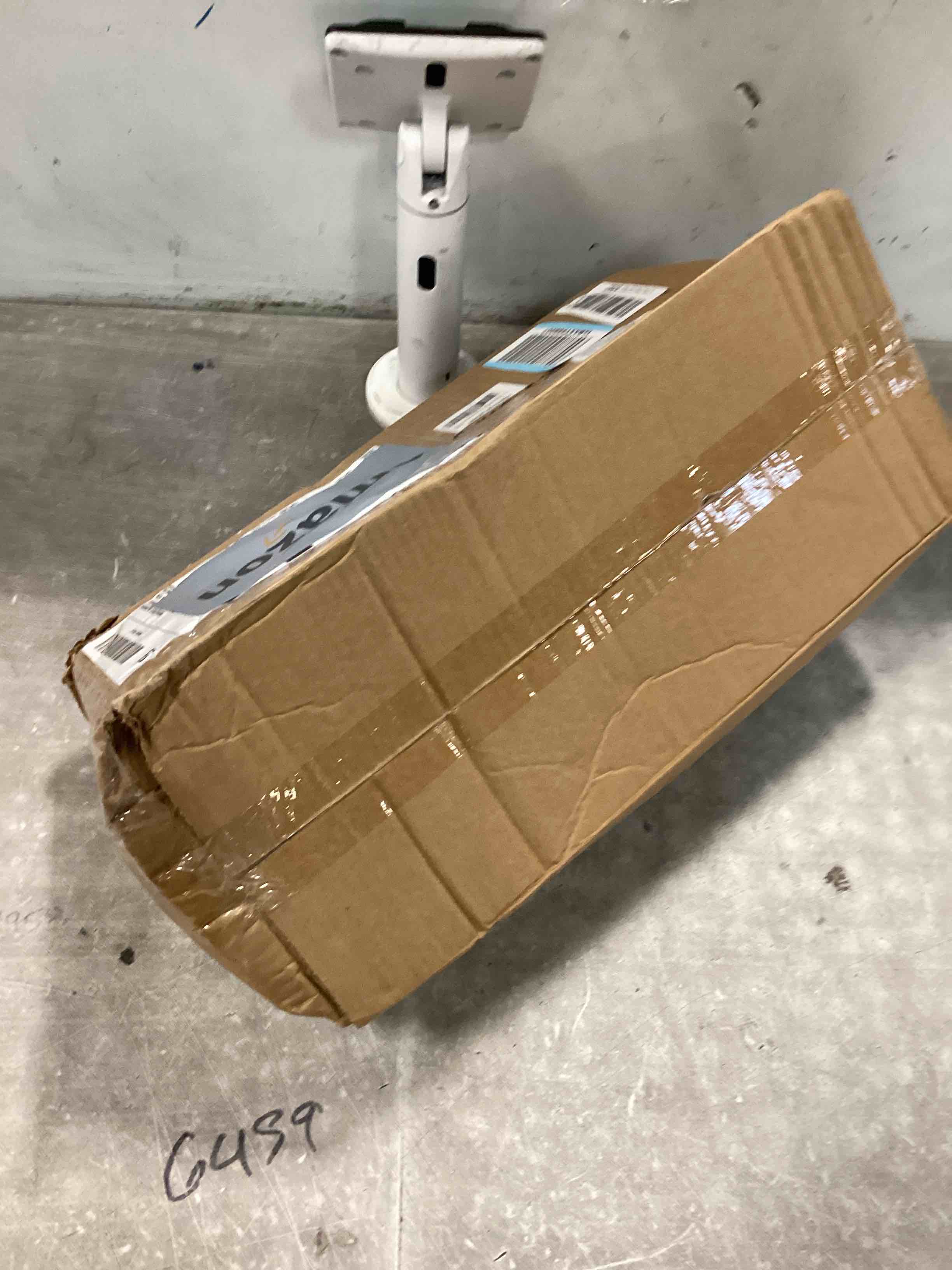 https://s3.amazonaws.com/lotting-images-prod/bidfta/TEA3558758_1751293243838.jpeg