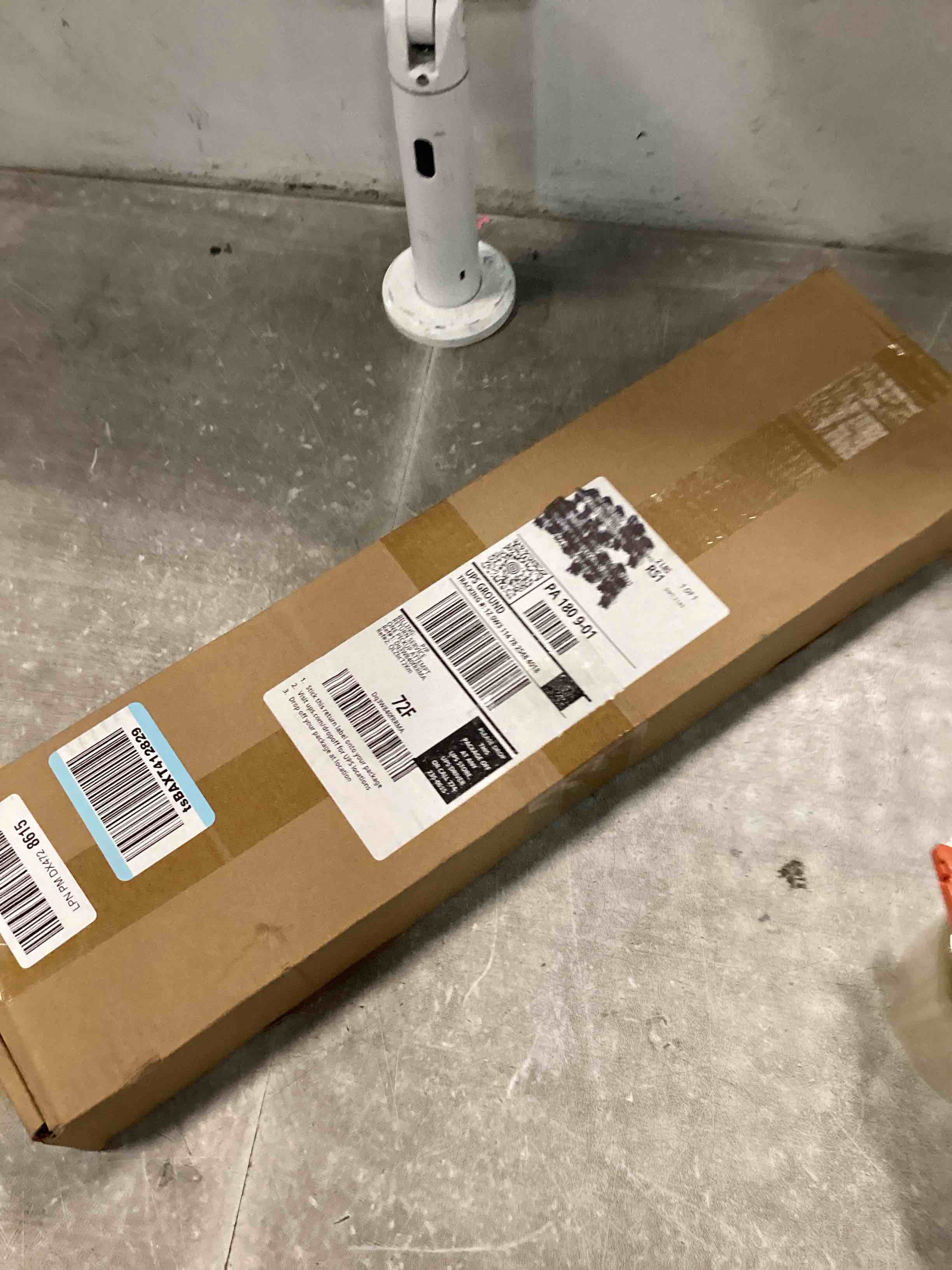 https://s3.amazonaws.com/lotting-images-prod/bidfta/TEA3558781_1751295032282.jpeg