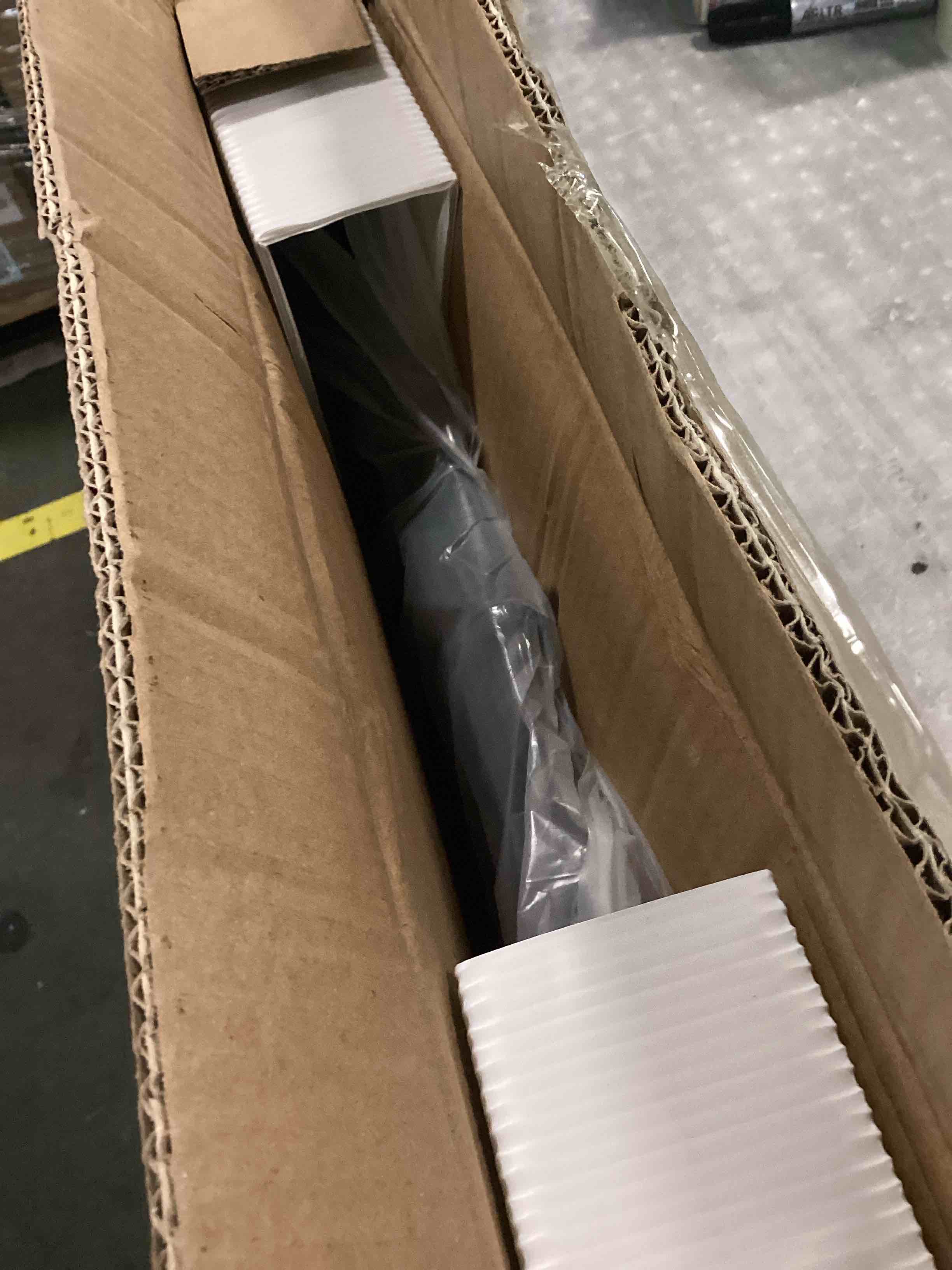 https://s3.amazonaws.com/lotting-images-prod/bidfta/TEA3558813_1751297759544.jpeg