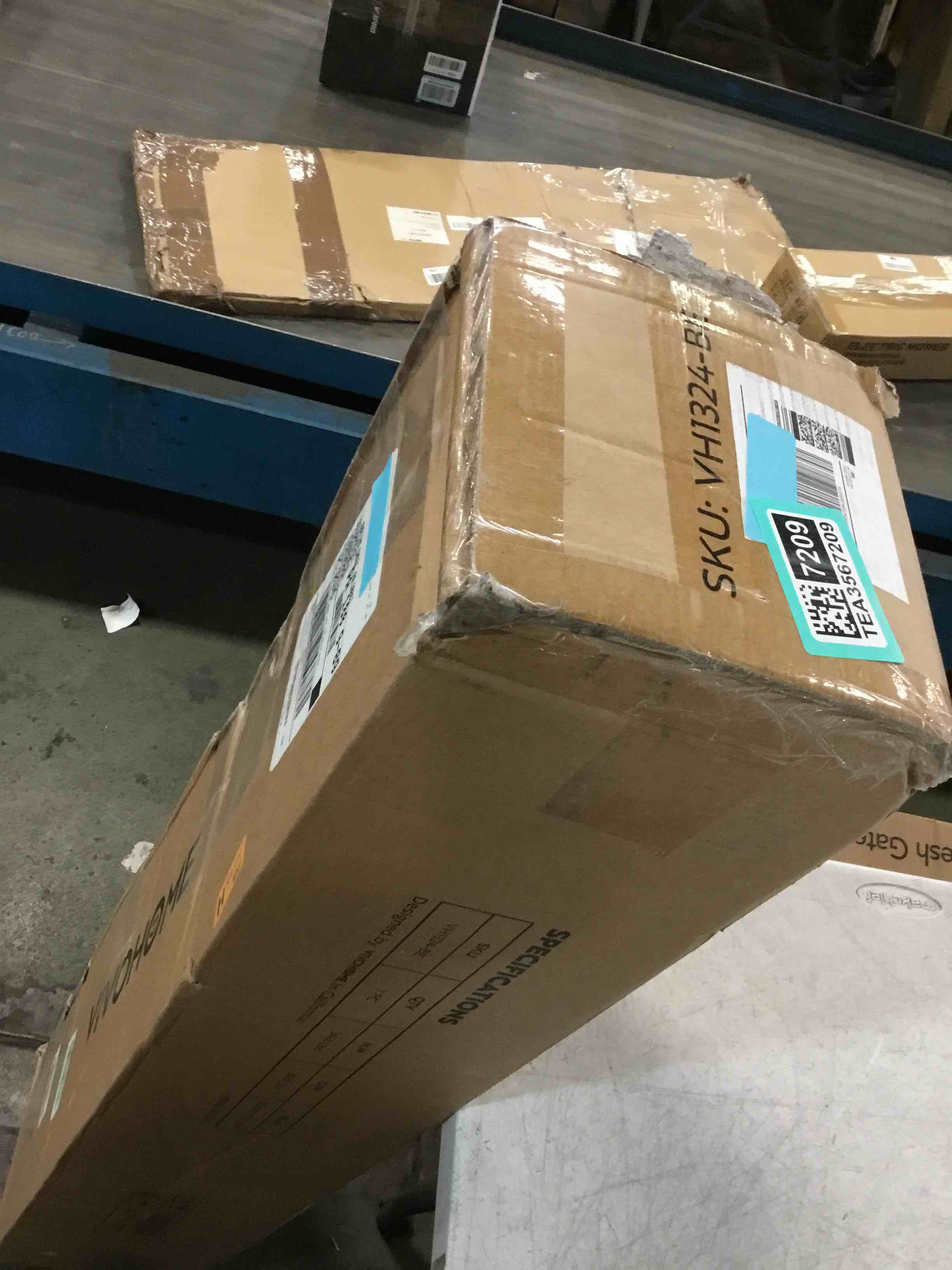https://s3.amazonaws.com/lotting-images-prod/bidfta/TEA3567209_1751034814682.jpeg