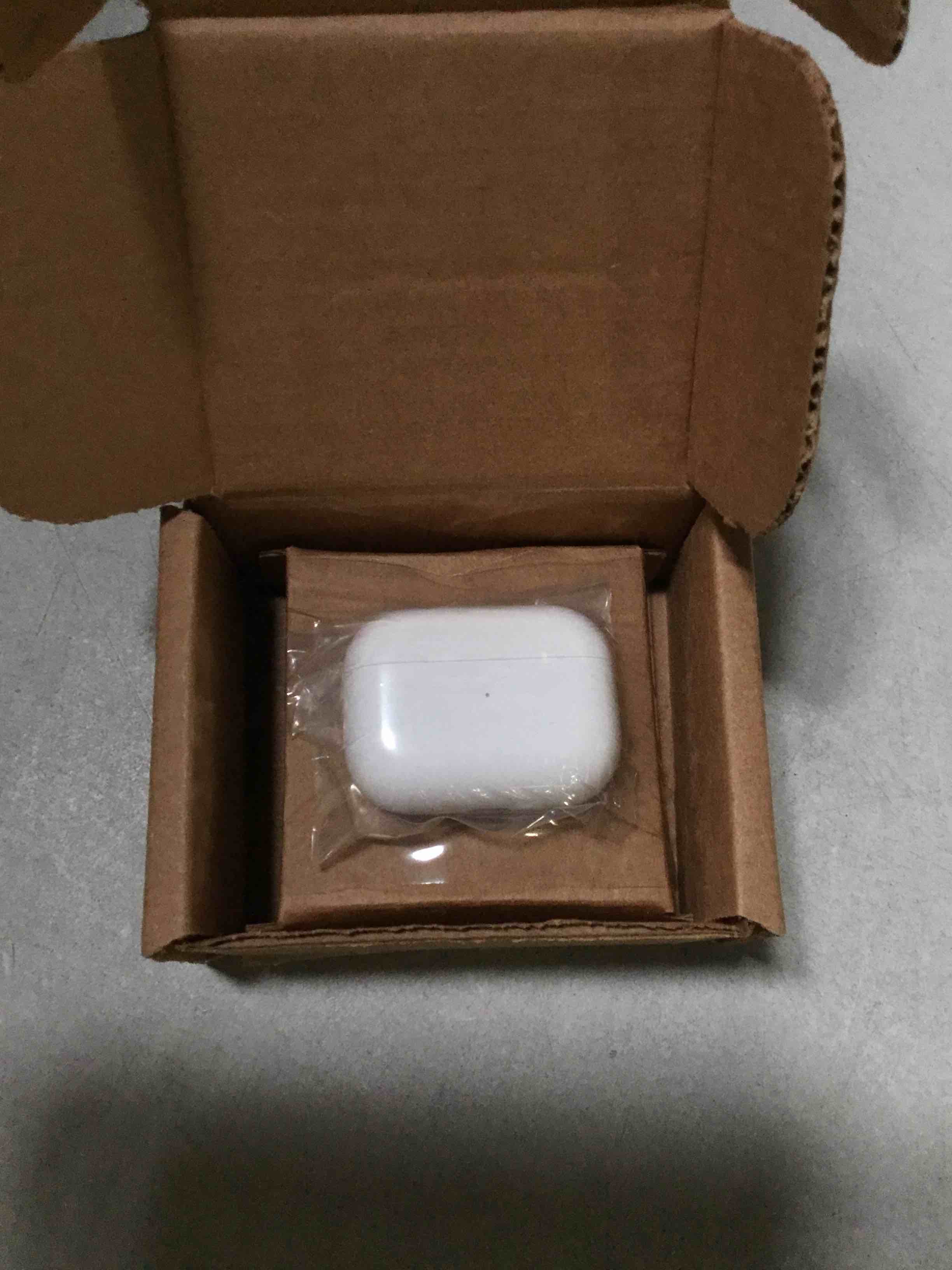 https://s3.amazonaws.com/lotting-images-prod/bidfta/TEA3580040_1746043130319.jpeg