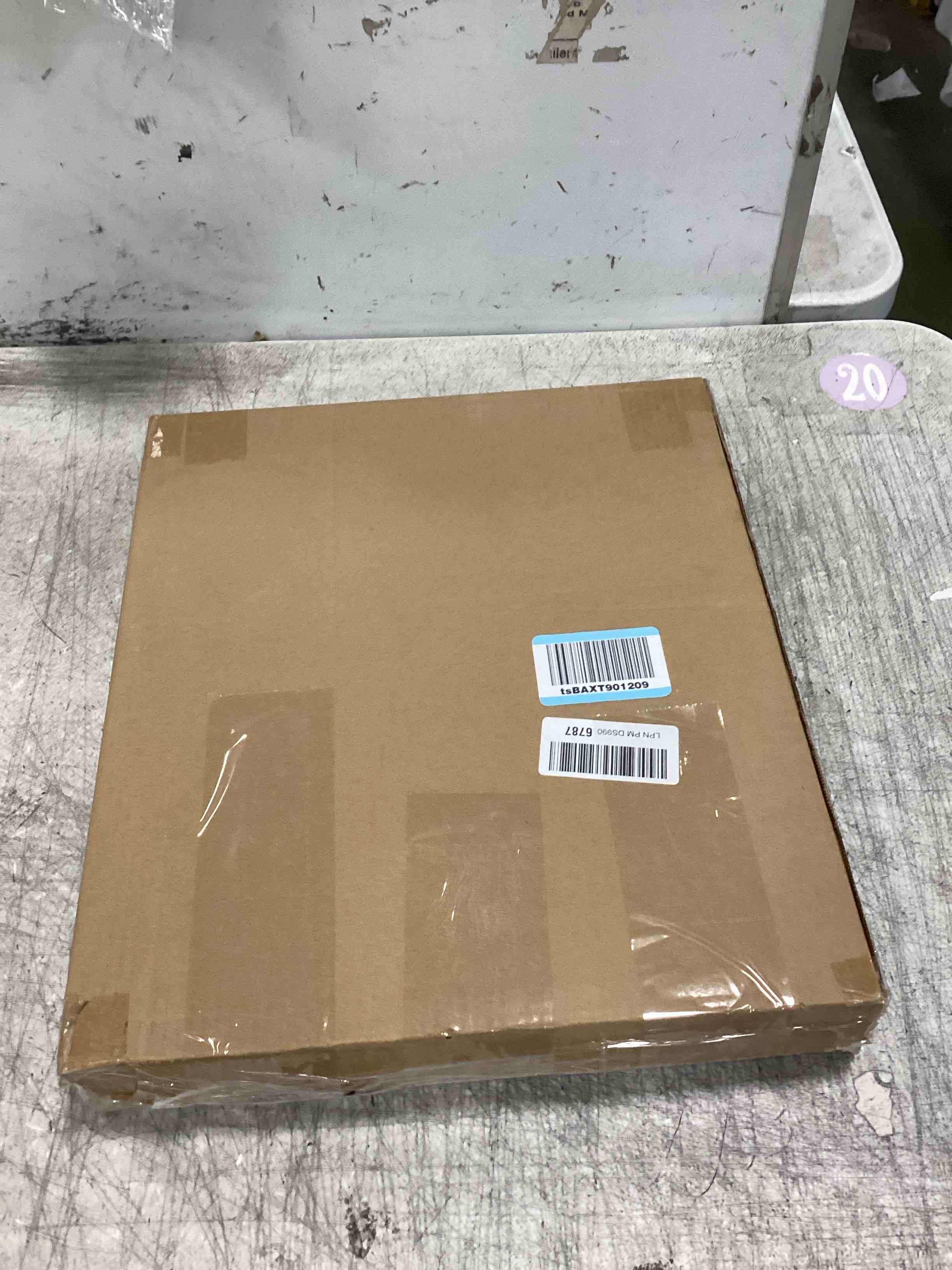 https://s3.amazonaws.com/lotting-images-prod/bidfta/TEA3580634_1746450895315.jpeg