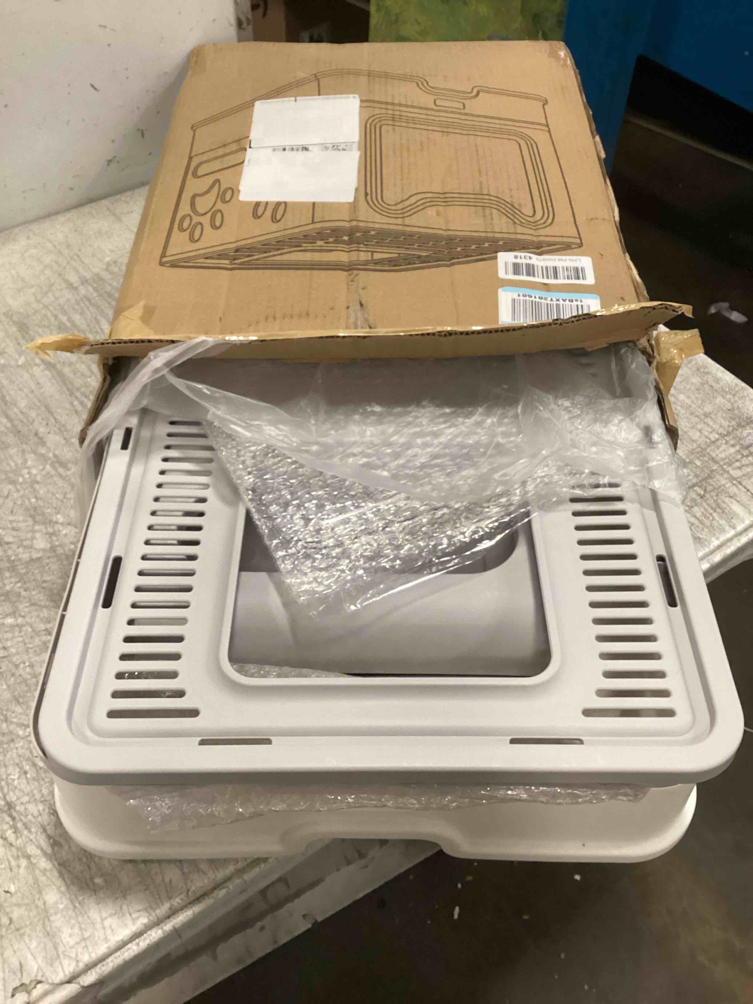 https://s3.amazonaws.com/lotting-images-prod/bidfta/TEA3580723_1746467665551.jpeg