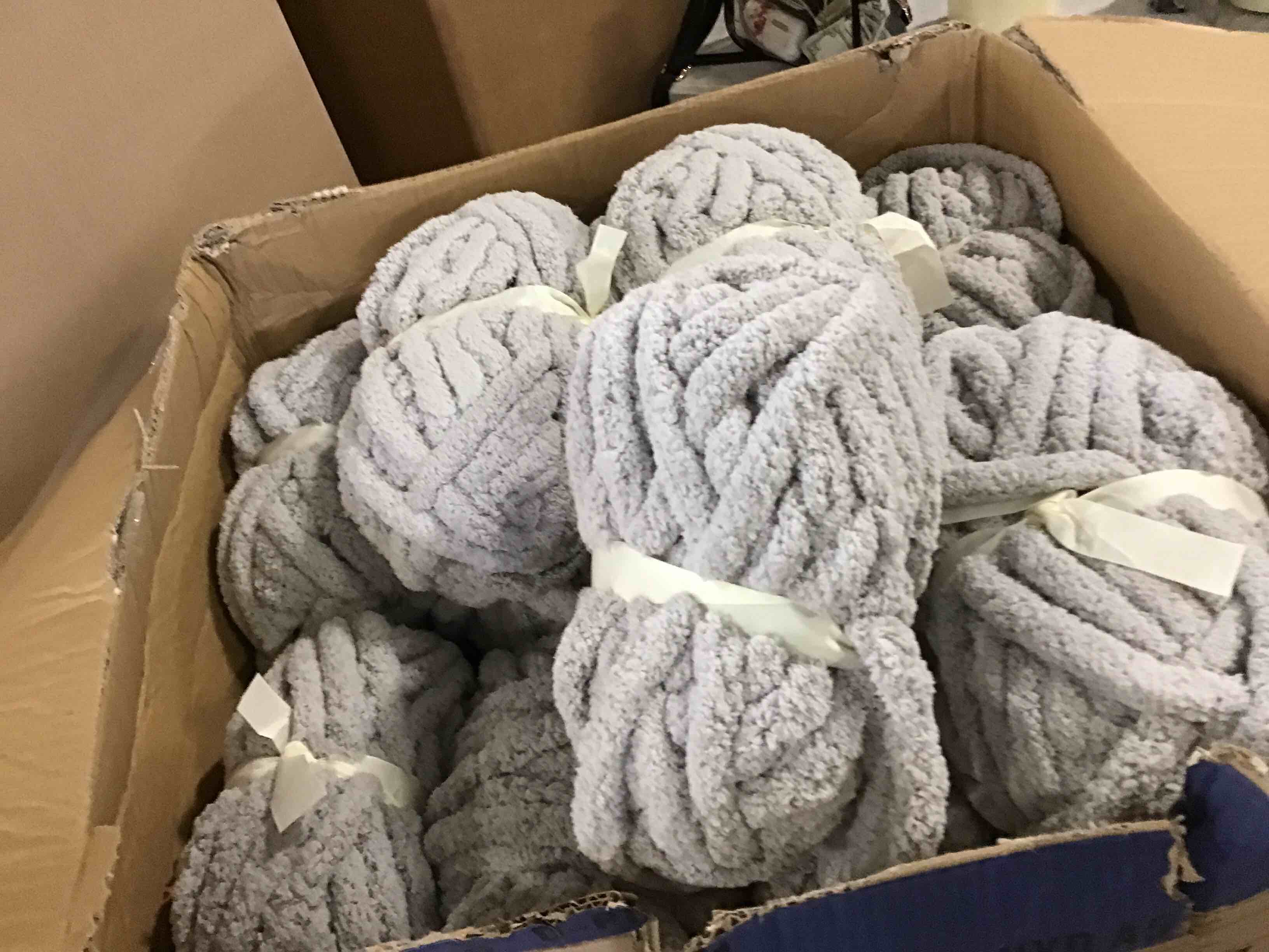 https://s3.amazonaws.com/lotting-images-prod/bidfta/TEA3583069_1745942251421.jpeg