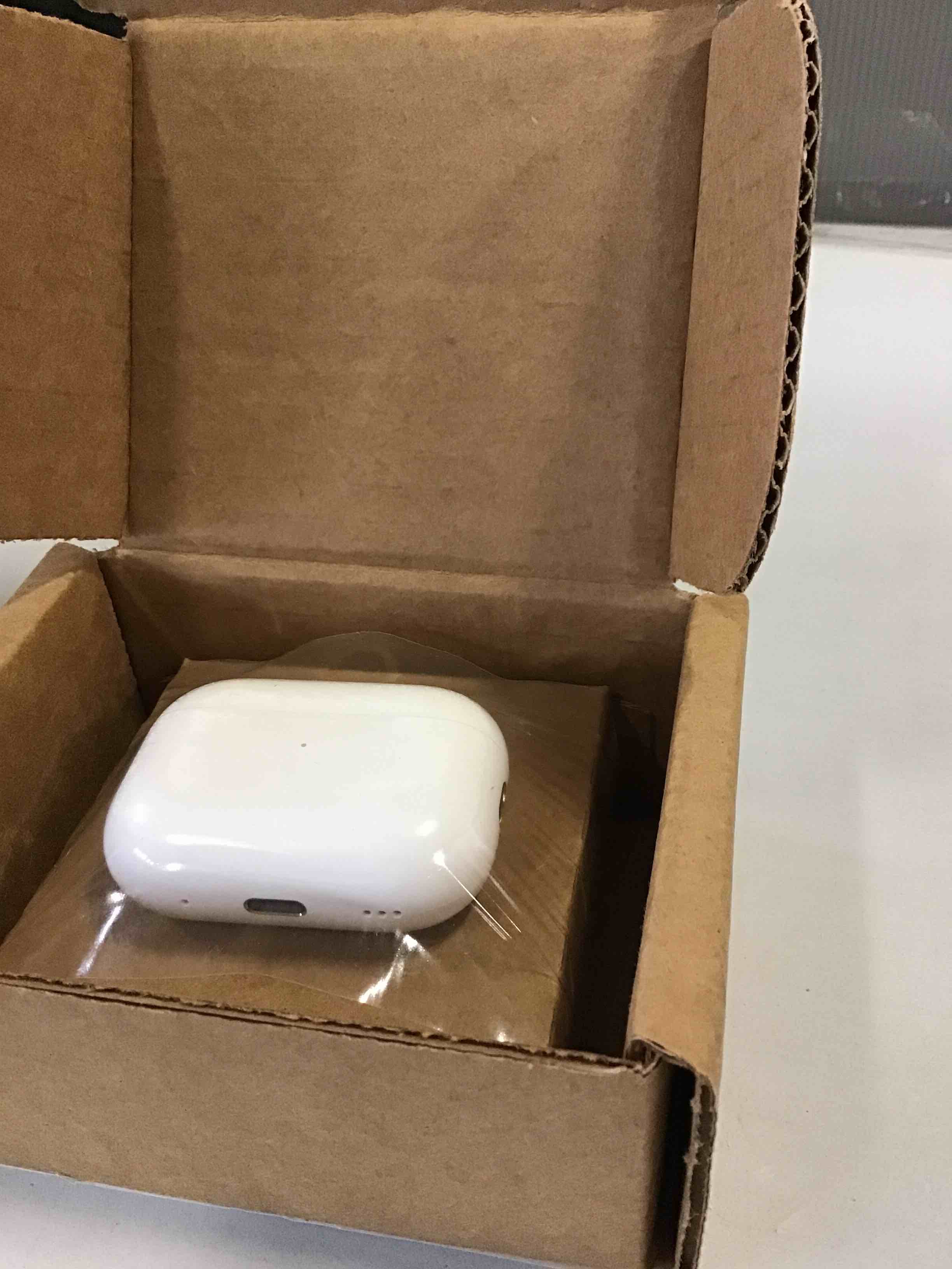 https://s3.amazonaws.com/lotting-images-prod/bidfta/TEA3587605_1747142569301.jpeg