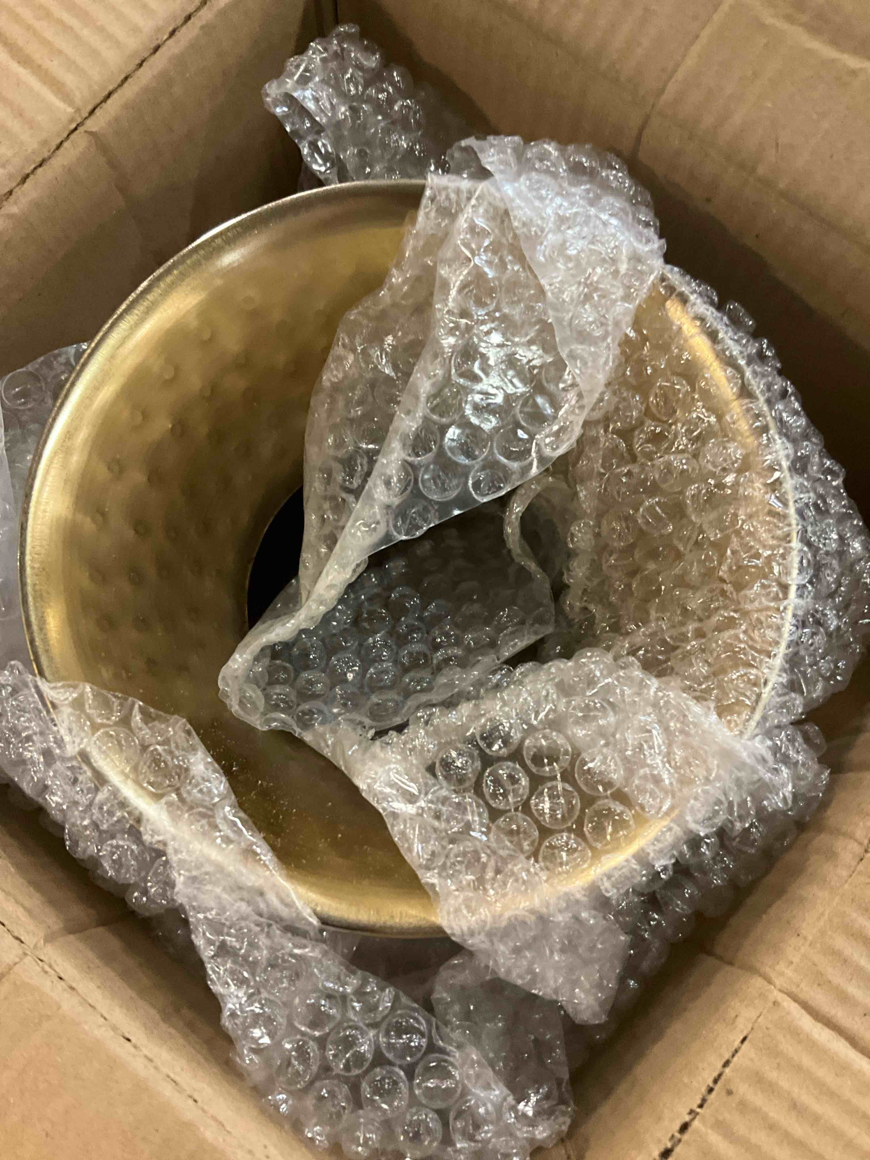 https://s3.amazonaws.com/lotting-images-prod/bidfta/TEA3593305_1751298435374.jpeg
