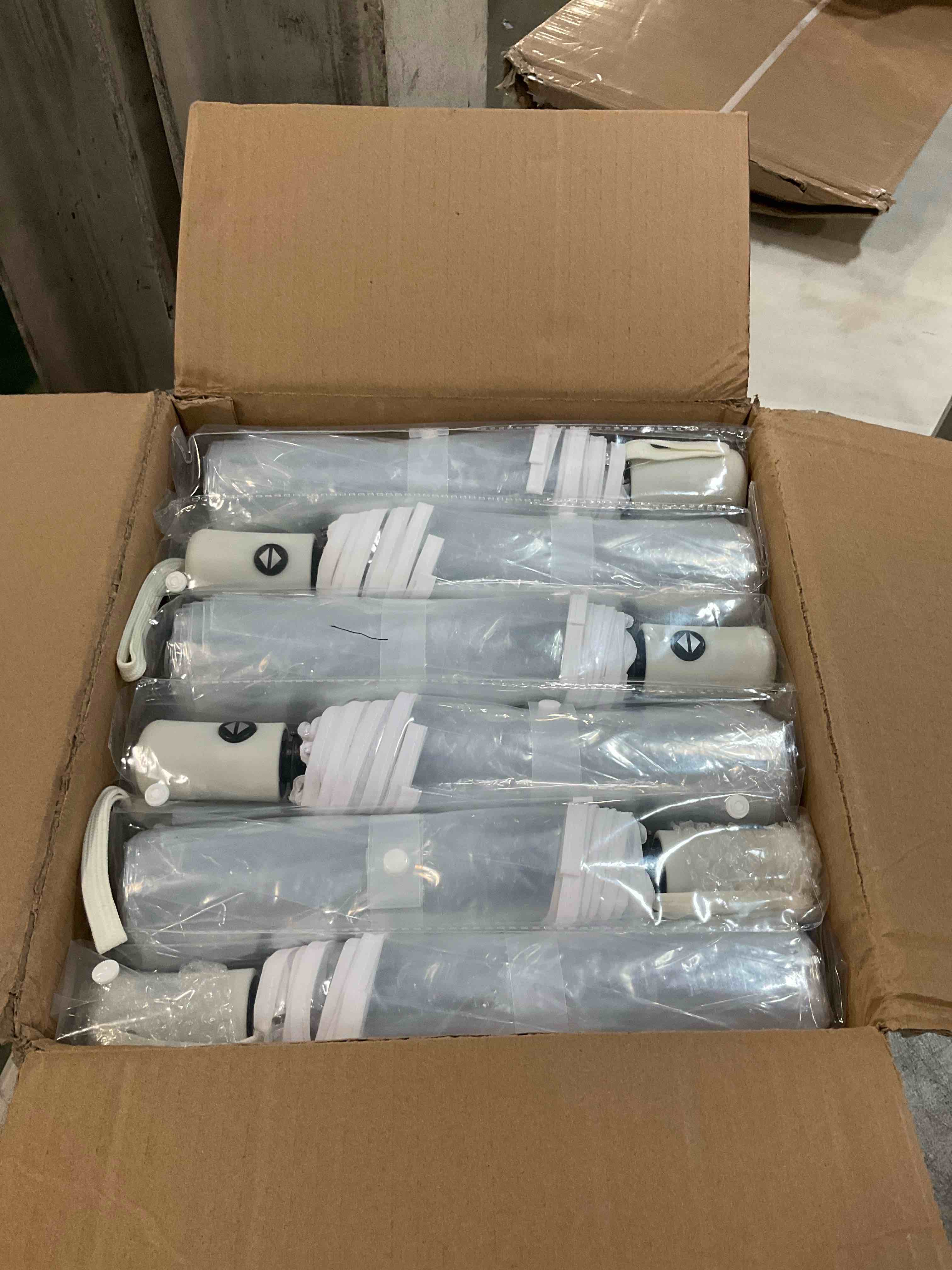 https://s3.amazonaws.com/lotting-images-prod/bidfta/TEA3596288_1750942559294.jpeg