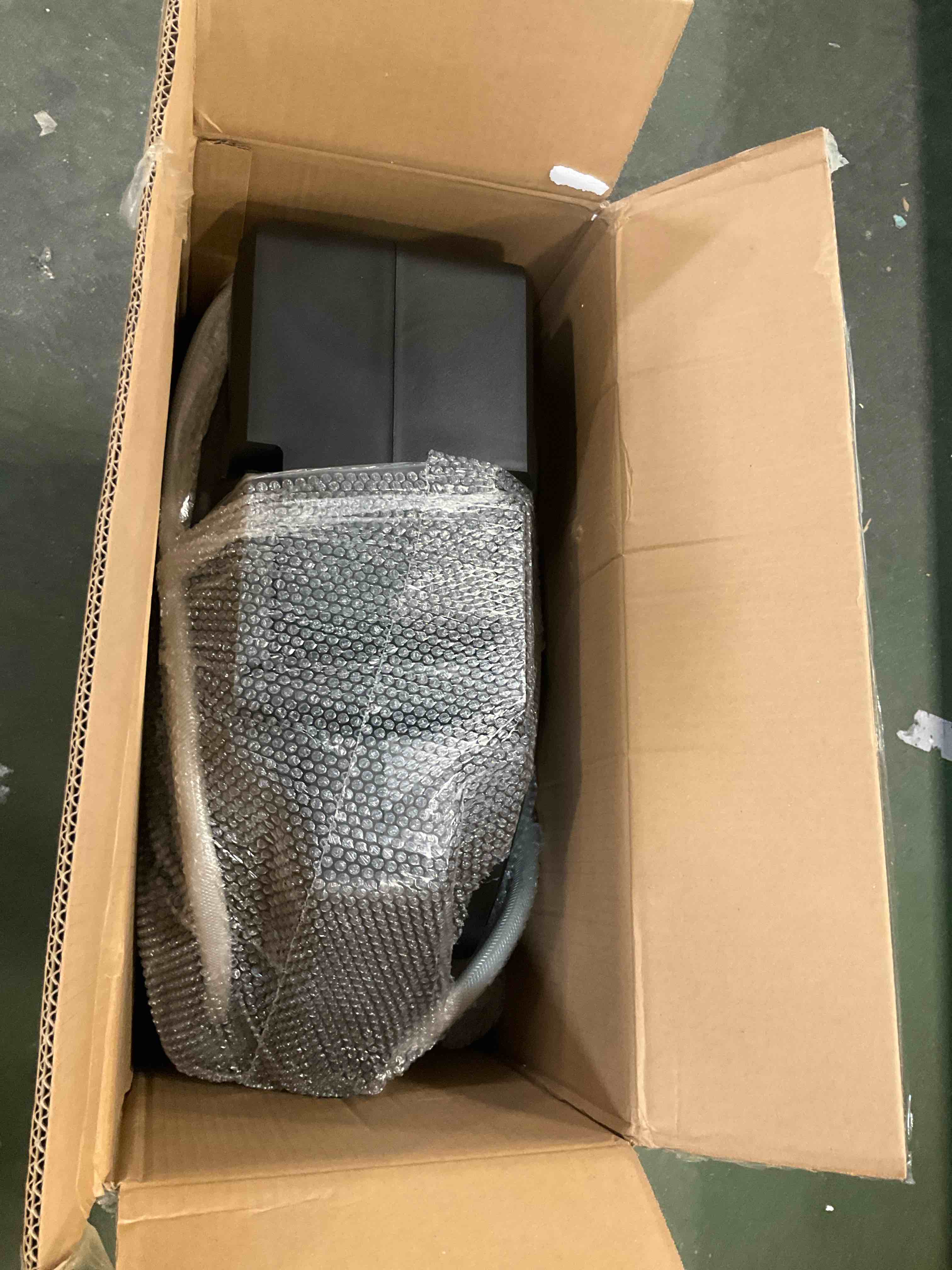 https://s3.amazonaws.com/lotting-images-prod/bidfta/TEA3596307_1750944798867.jpeg