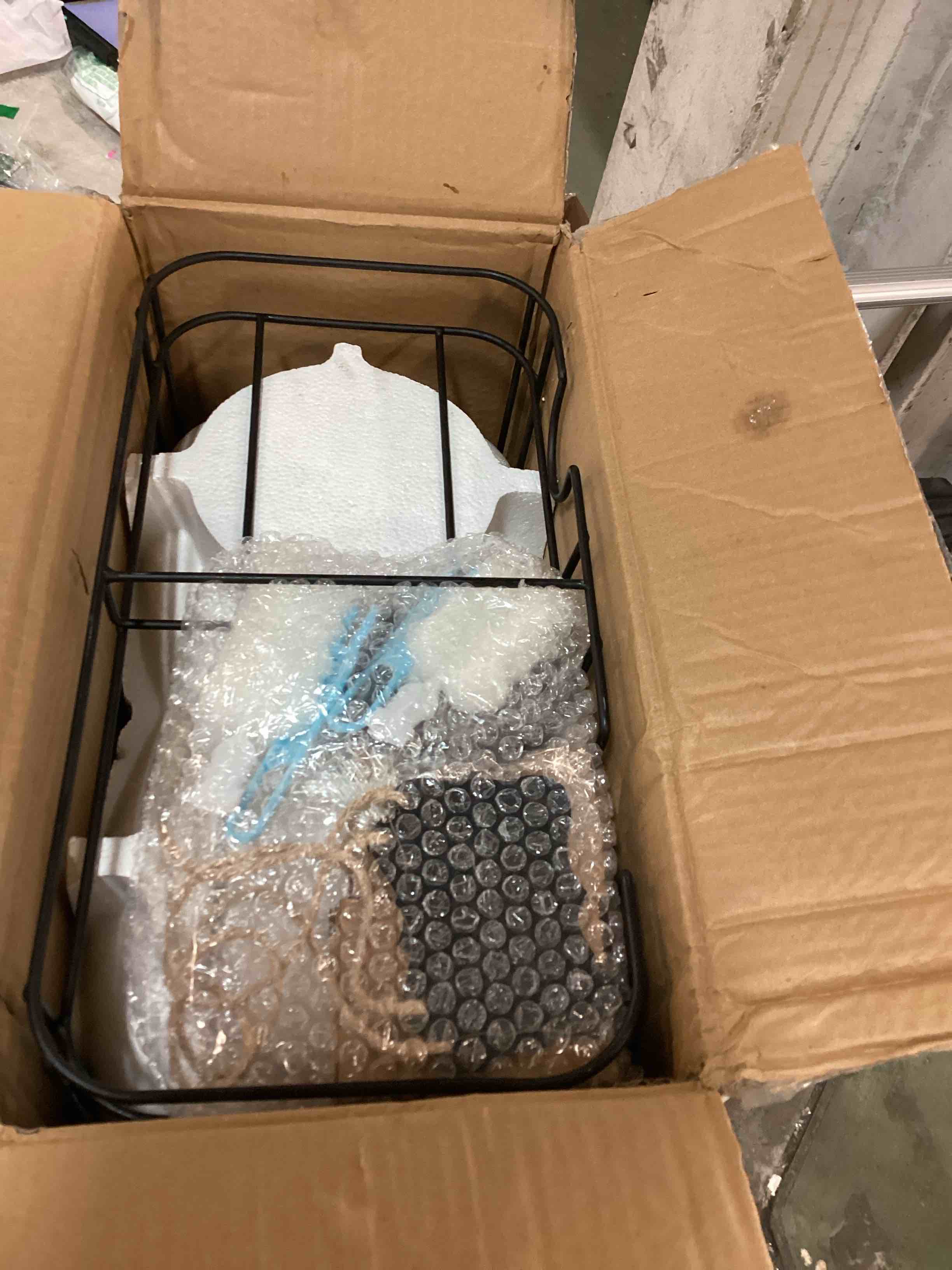 https://s3.amazonaws.com/lotting-images-prod/bidfta/TEA3596648_1751053442023.jpeg