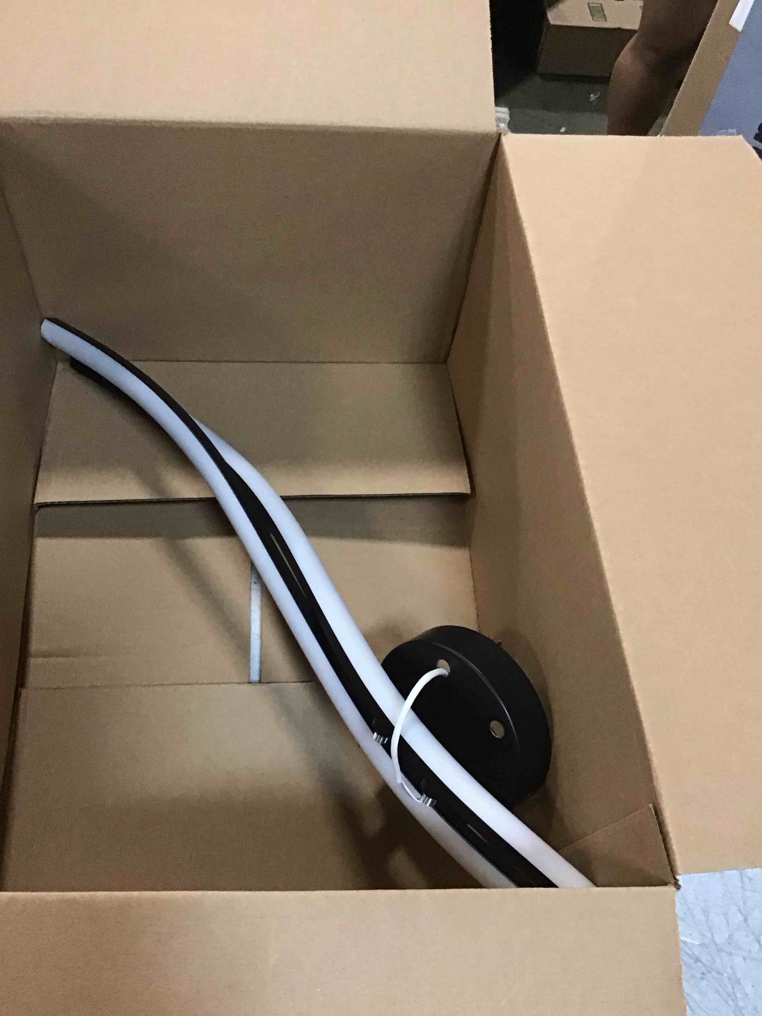 https://s3.amazonaws.com/lotting-images-prod/bidfta/TEA3596708_1751290194531.jpeg