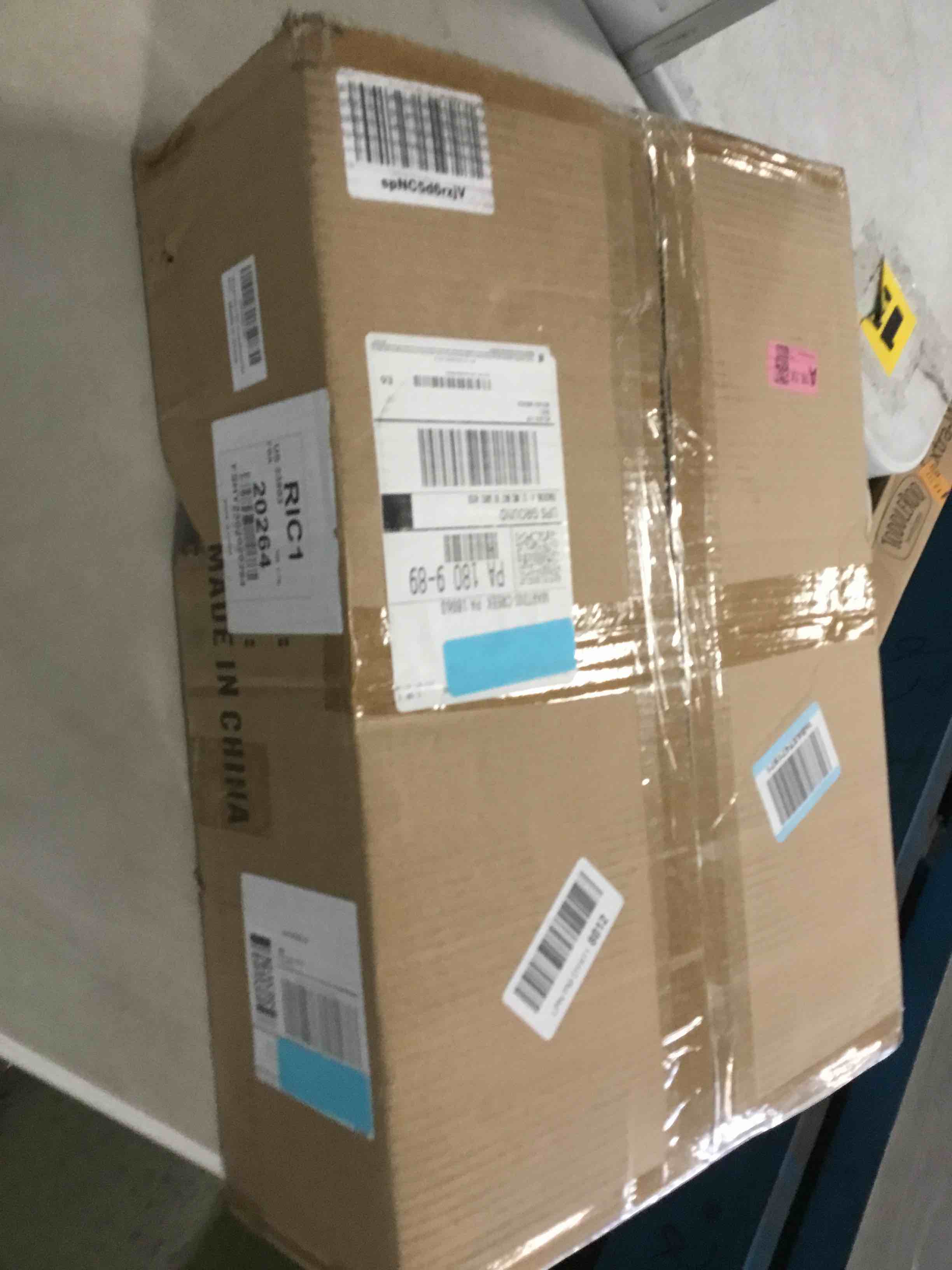https://s3.amazonaws.com/lotting-images-prod/bidfta/TEA3599032_1751034809982.jpeg
